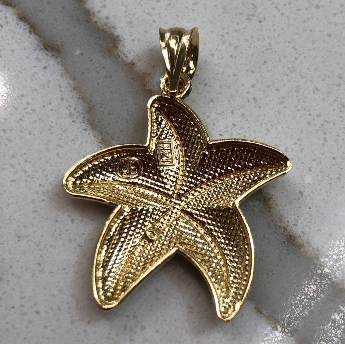 14K Yellow Gold Starfish Pendant Necklace - Elegant Beach Jewelry for Women, Perfect for Summer Vacations, Beach Weddings & Coastal Fashion Accessories