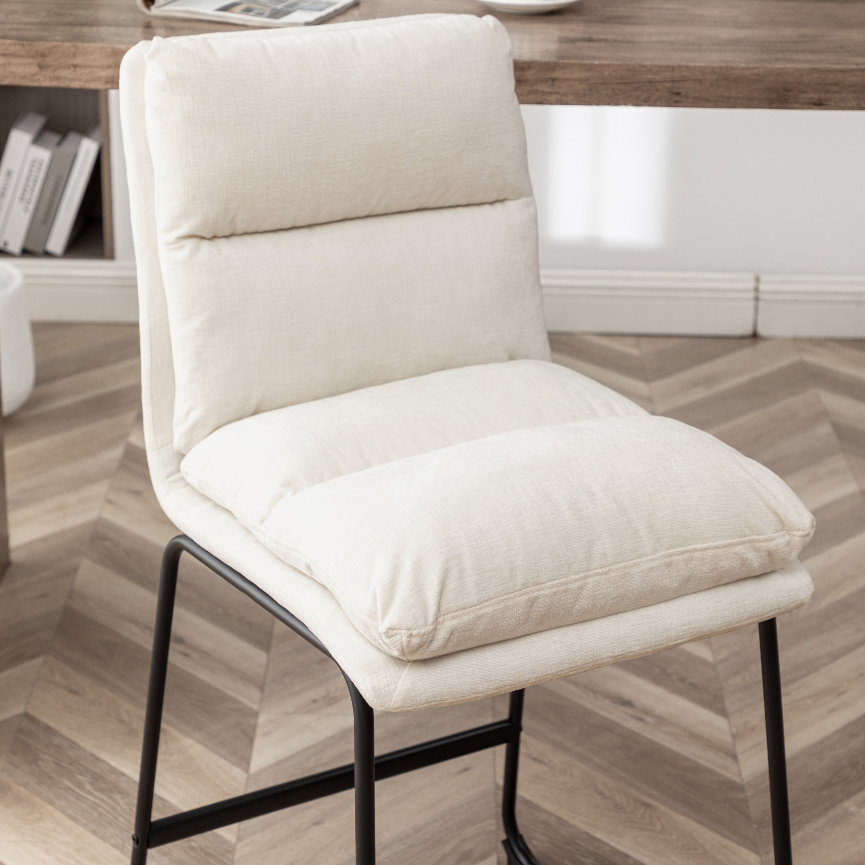 Roundhill Furniture Milos 26