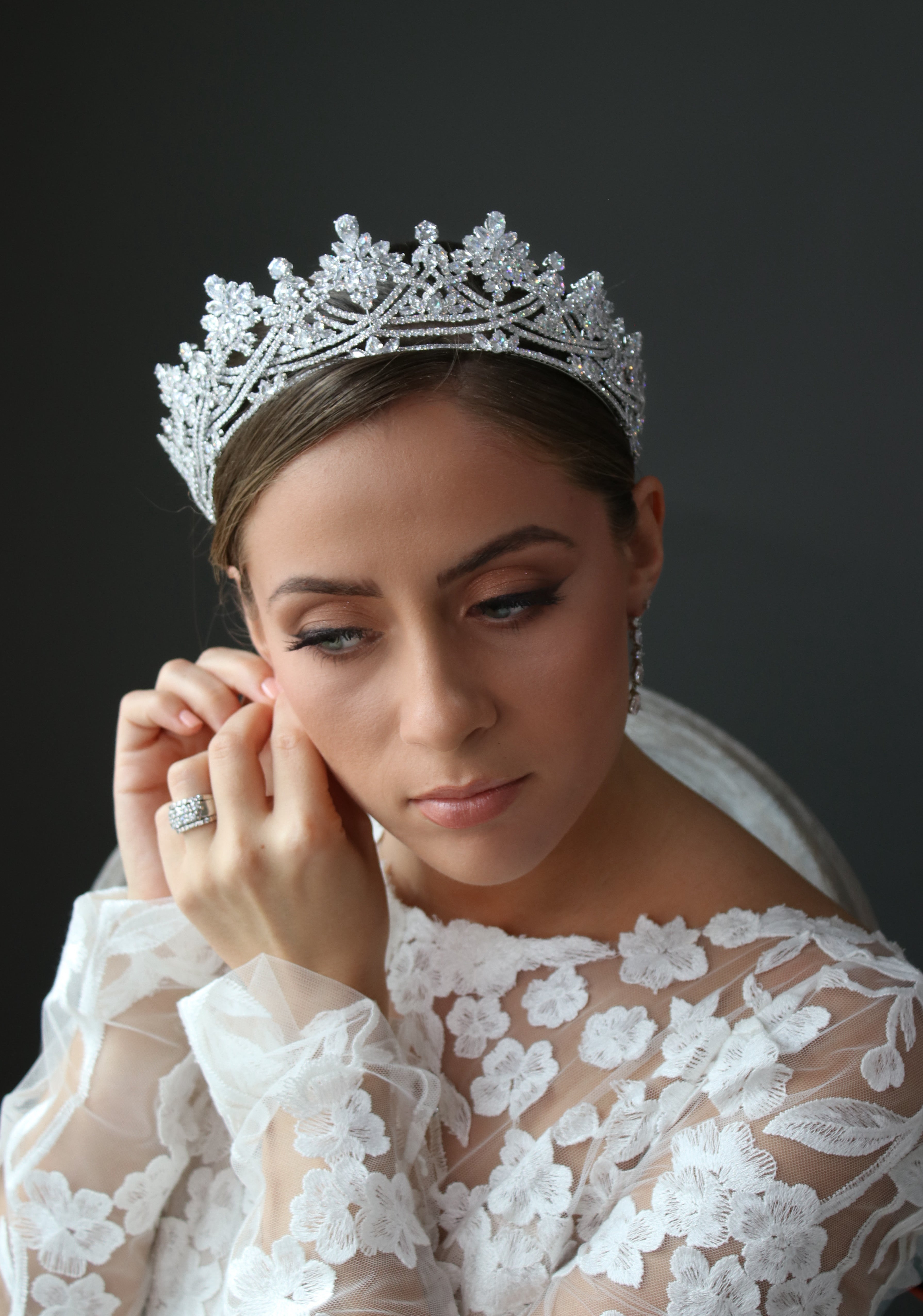 CRESSIDA Bridal Crown - Elegant Wedding Tiara for Bride, Bridesmaid, and Flower Girl - Perfect for Weddings, Prom, Pageants, and Special Occasions