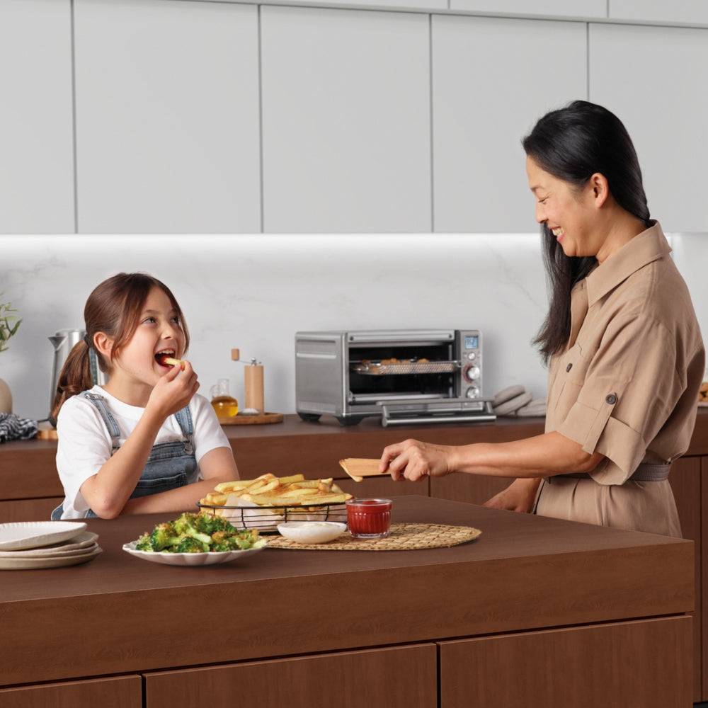 Breville Smart Oven Air Fryer Compact - Countertop Convection Toaster Oven with Air Frying, Baking & Broiling | Brushed Stainless Steel | Perfect for Small Kitchens, Dorms & Apartments