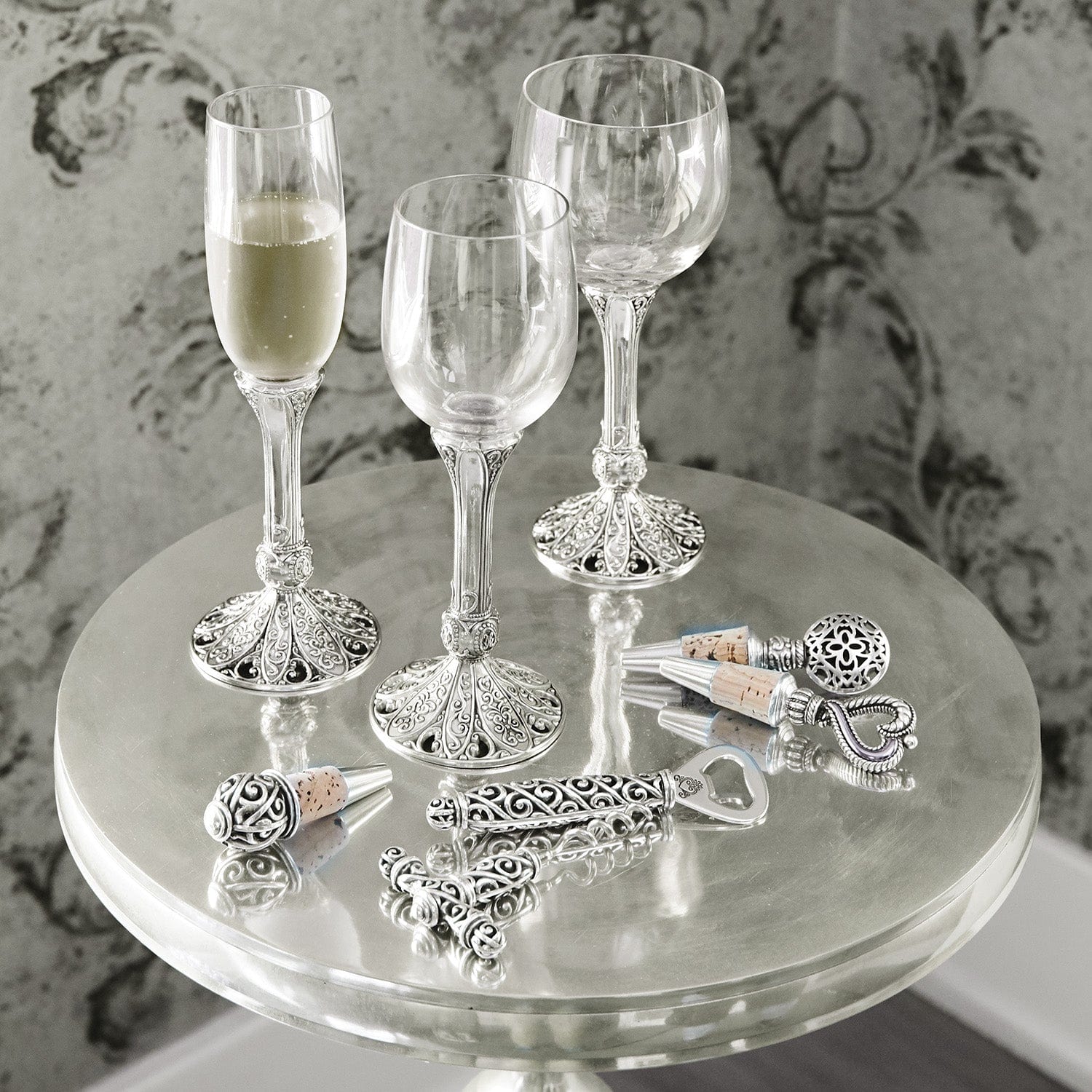 Premium Red Wine Glasses Set of 4 - Elegant Crystal Clear Stemware for Cabernet, Merlot & Pinot Noir - Perfect for Dinner Parties, Romantic Dates & Holiday Celebrations