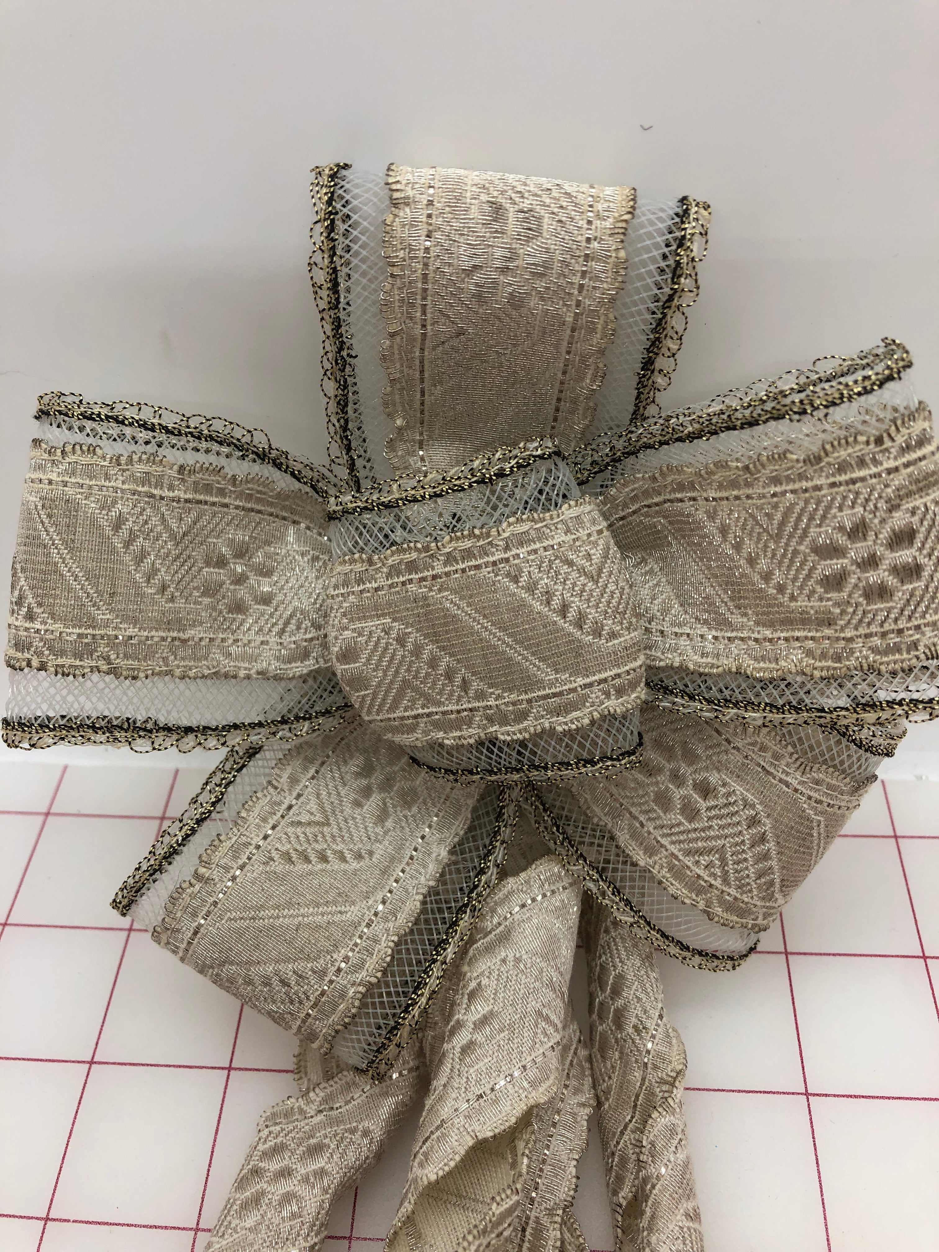 Elegant Silver/Gold/Ecru Horsehair Bows - Perfect for Weddings, Hair Accessories & Gift Wrapping - Limited Stock Available