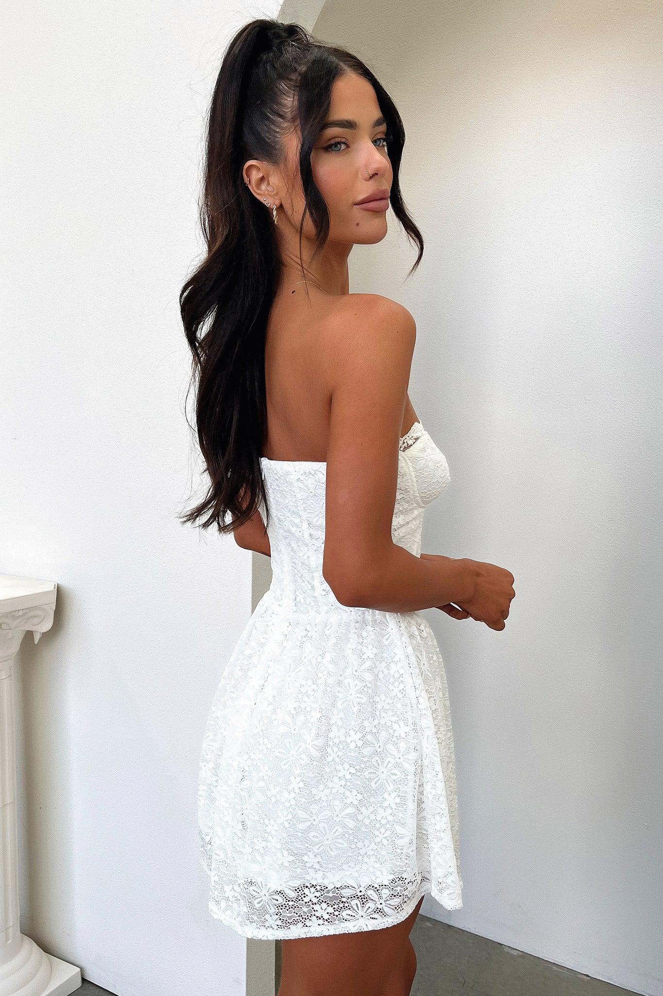 Divine White Dress for Women - Elegant & Stylish Party Wear for Weddings, Evening Events & Special Occasions
