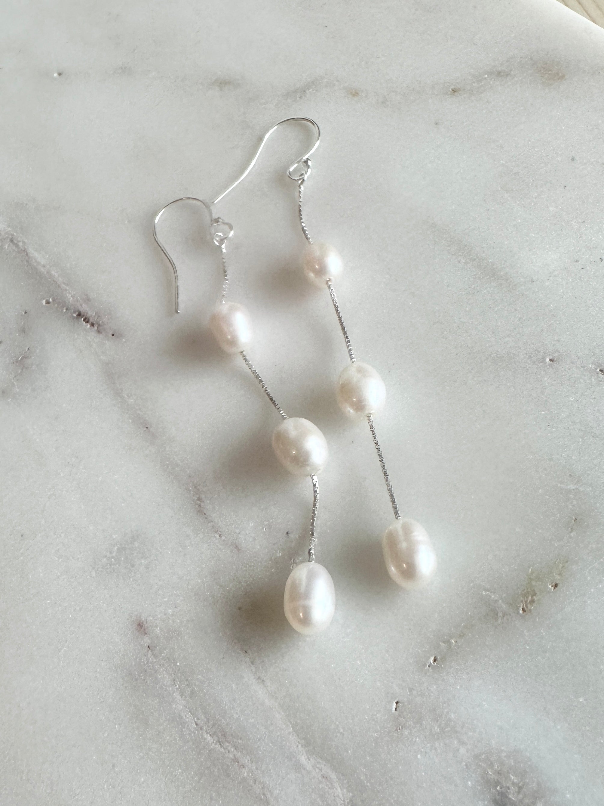 Elegant Pearl Dangle Earrings for Women - Freshwater Cultured Pearls, Hypoallergenic Hooks, Perfect for Weddings, Parties & Special Occasions