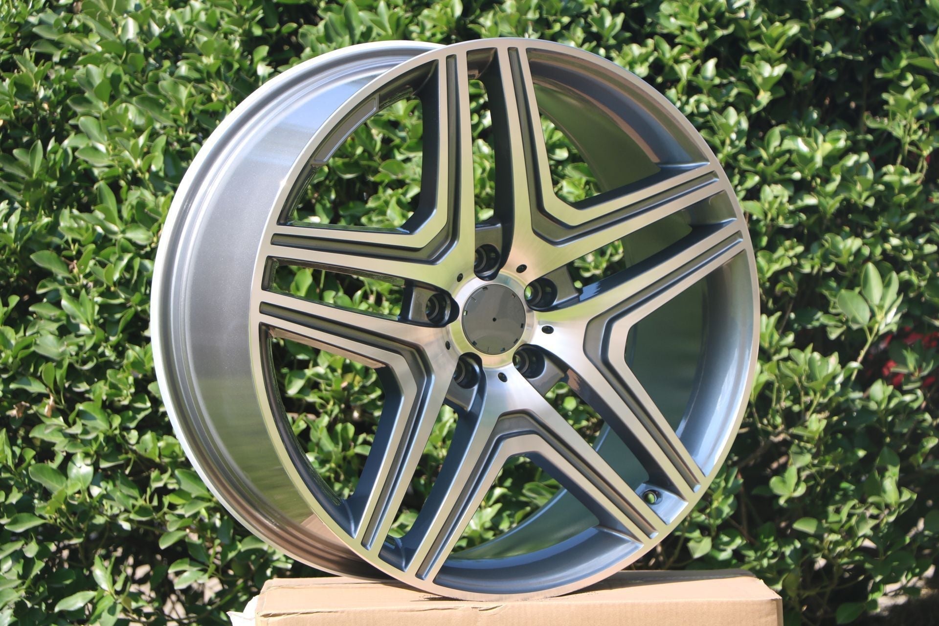 22-Inch Alloy Wheels for Mercedes Benz G Wagon G500 G550 G55 G63 G65 W463 - Premium Replacement Rims for Off-Road & Urban Driving