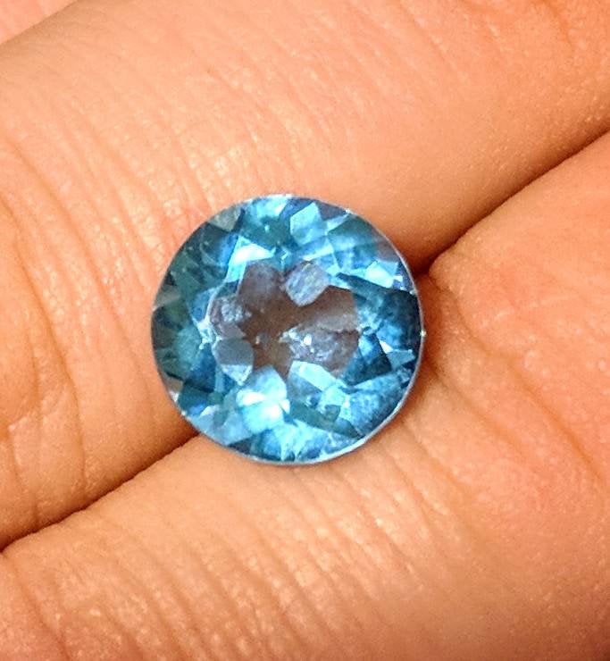Wholesale Natural African Swiss Blue Topaz 4.42ct 10mm Round VVS Eye Clean Loose Gemstone - Exceptional Color & Clarity for Jewelry Making, Engagement Rings & Unique Gifts