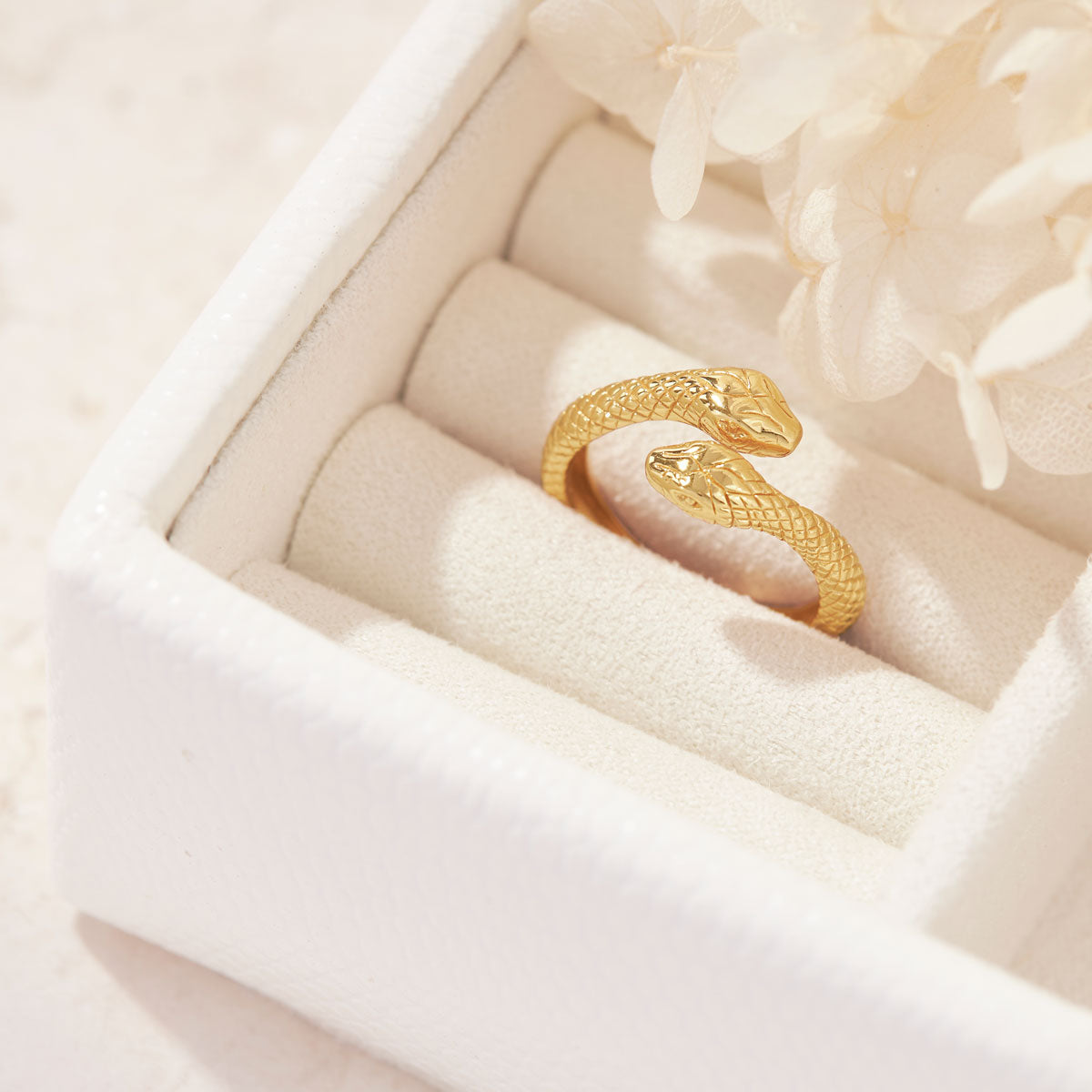 Rebirth Snake Ring Gold - Elegant Serpent Jewelry for Women, Trendy Fashion Statement - Perfect for Parties, Weddings & Everyday Wear