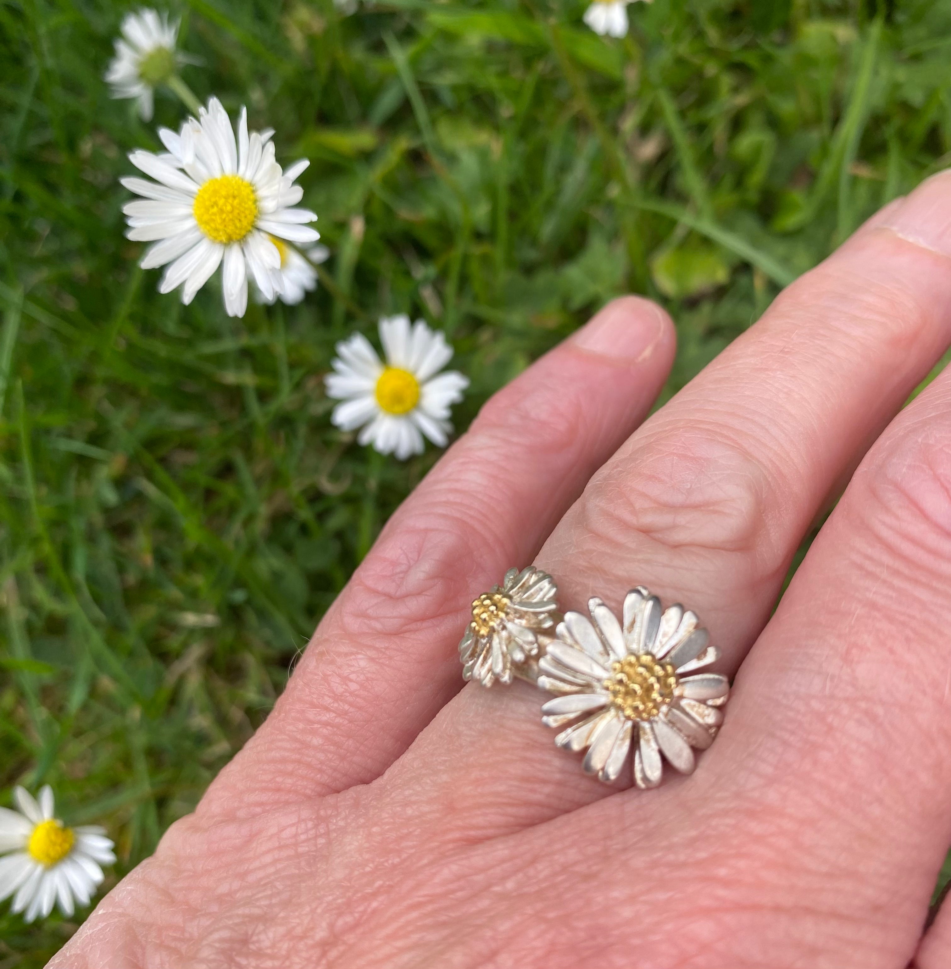 Sterling Silver Double Daisy Flower Ring for Women - Elegant Floral Jewelry for Everyday Wear, Gift Giving & Special Occasions