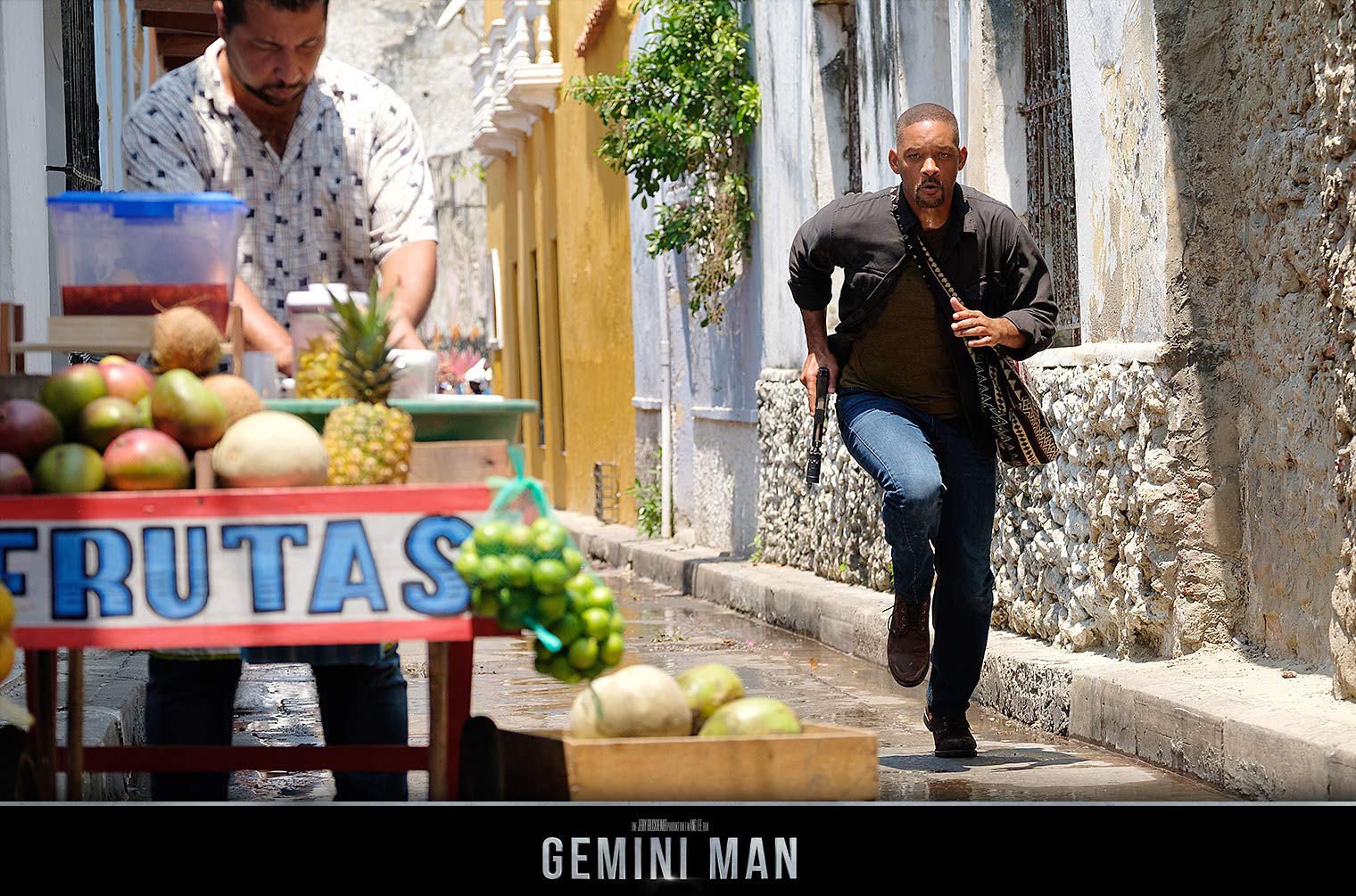 Gemini Man Blu-ray - 4K Ultra HD + Blu-ray + Digital Copy - Action Sci-Fi Movie Starring Will Smith - Perfect for Movie Nights & Sci-Fi Fans
