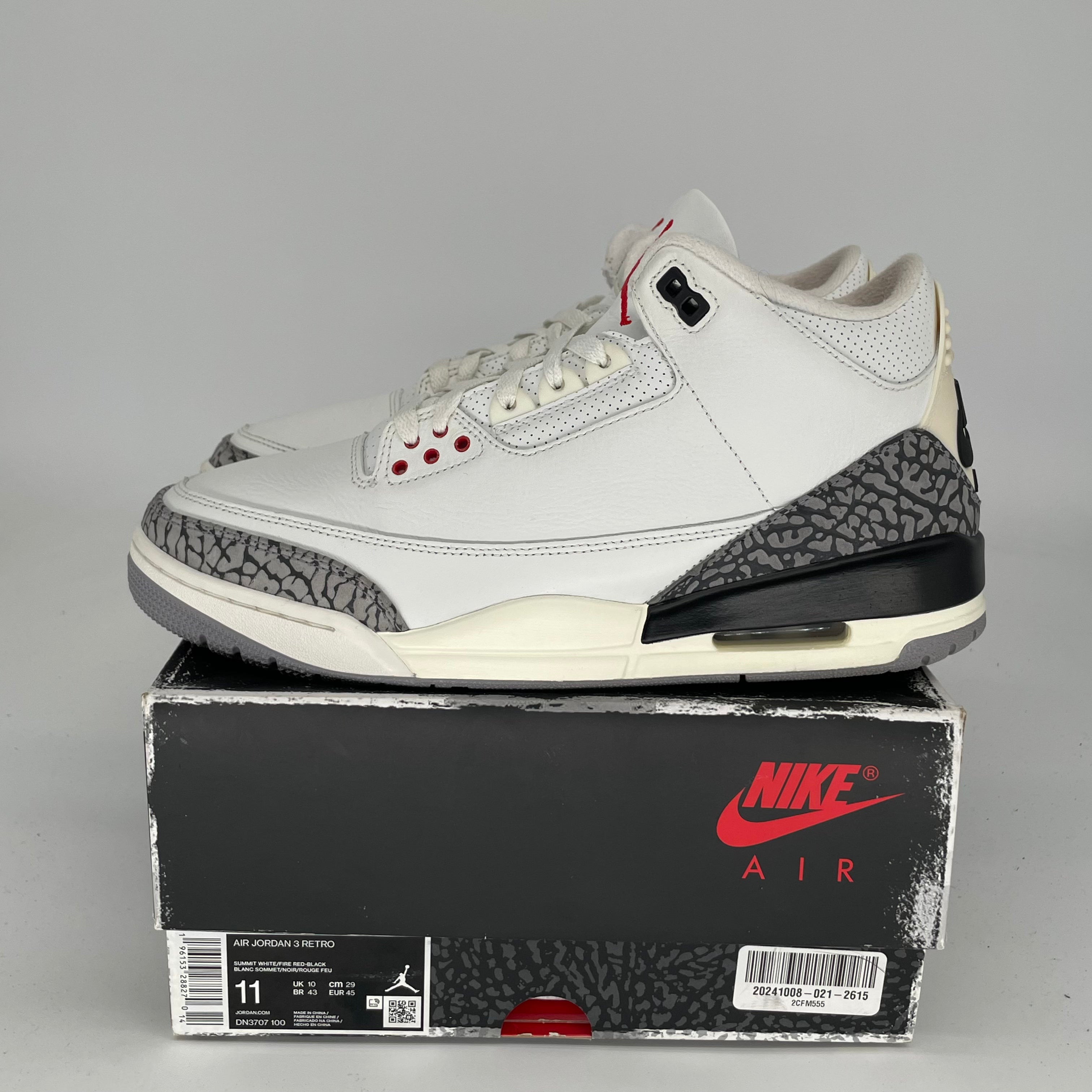 **Air Jordan 3 White Cement Reimagined - Men's Size 11 (DN3707-100) - Authentic Retro Sneakers for Basketball & Streetwear**    **使用场景:** Perfect for basketball games, casual streetwear, sneaker collections, and retro fashion styling.