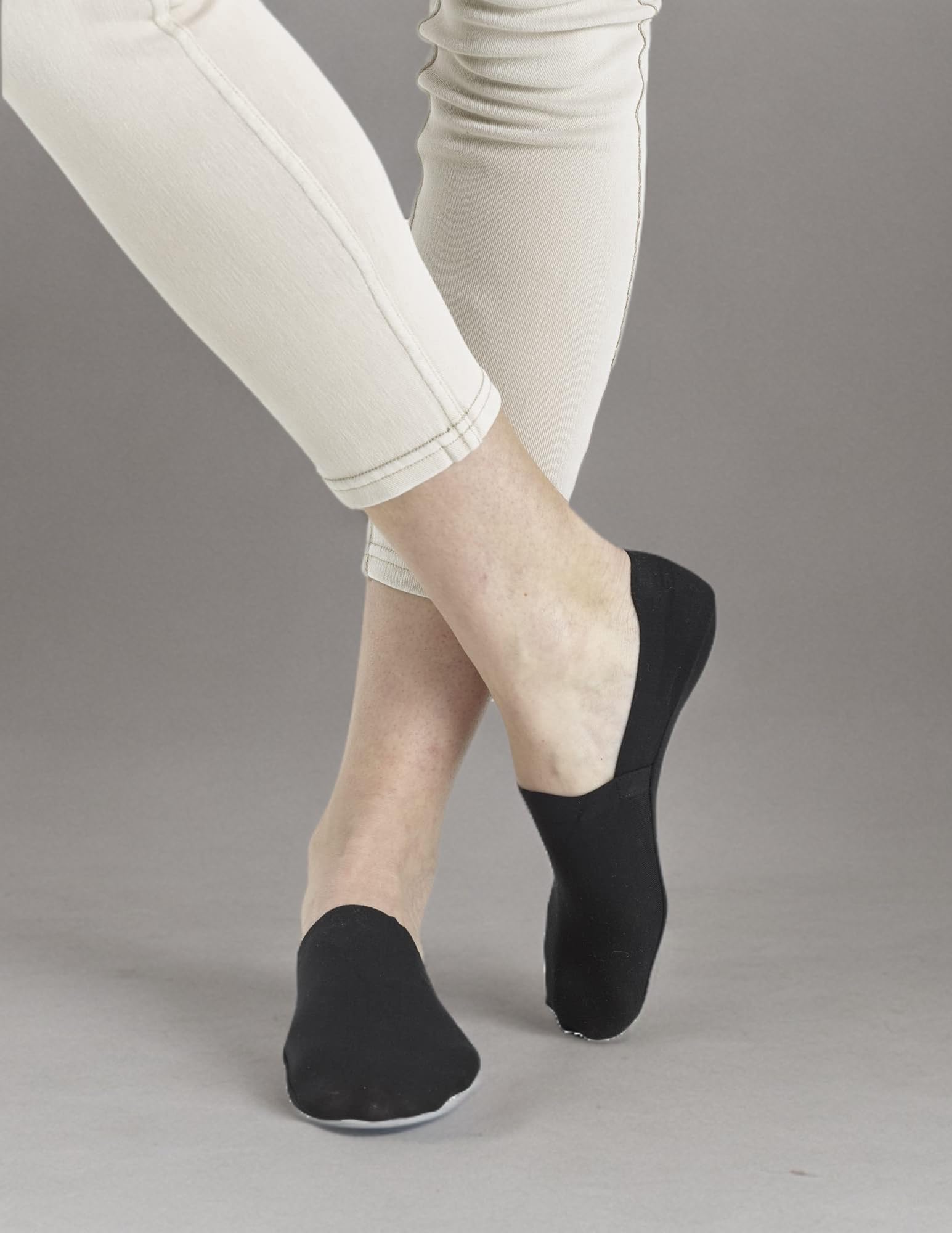 HUE Women's Perfect Edge Cotton Loafer Socks - No Show Slipper Liners for Comfort & Breathability - Ideal for Flats, Loafers & Casual Shoes