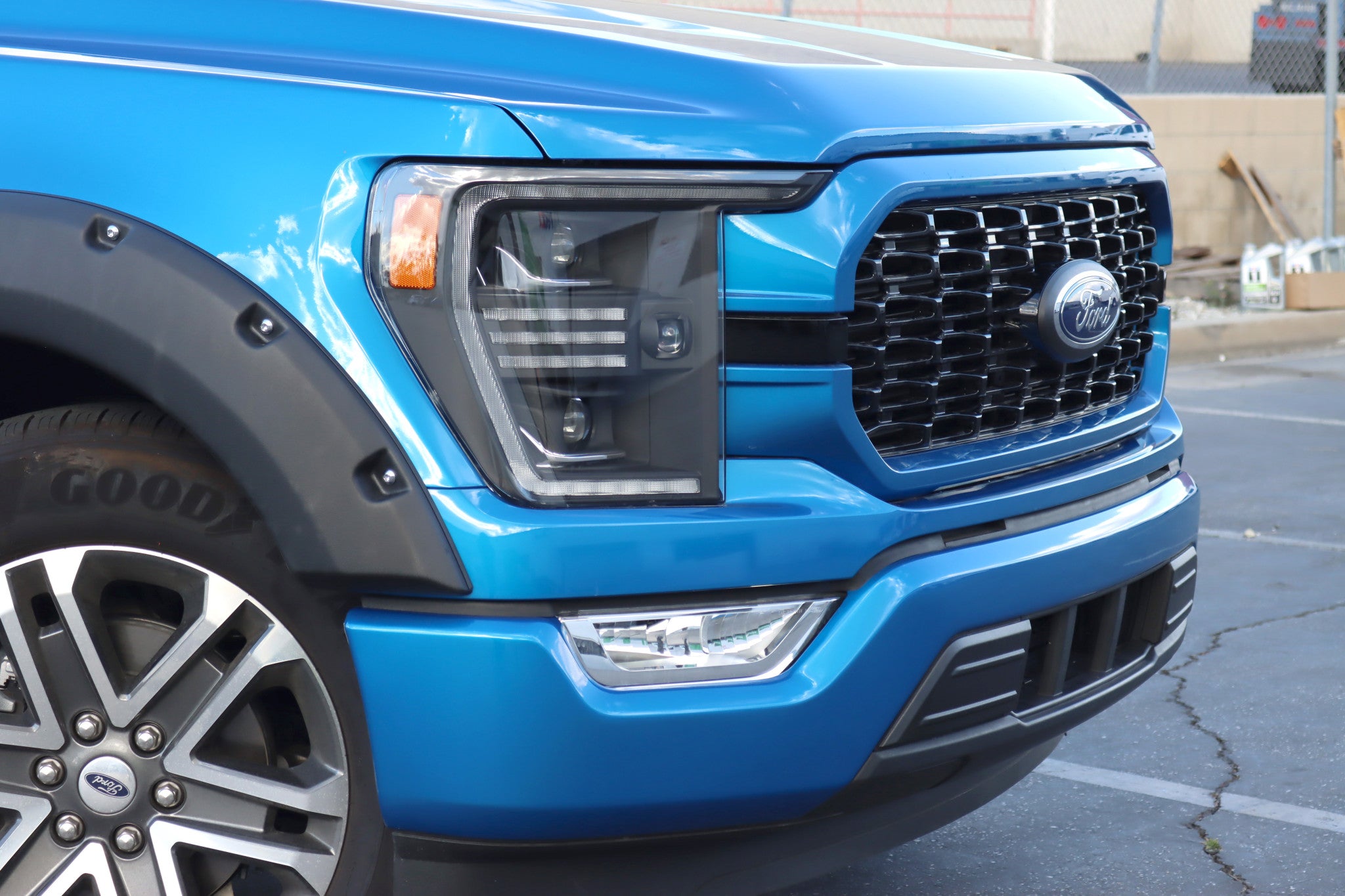 21 23 Ford F150 PRO Series Halogen Projector Headlights Alpha Black - Upgrade Your Truck Lighting for Night Driving & Off-Road Adventures