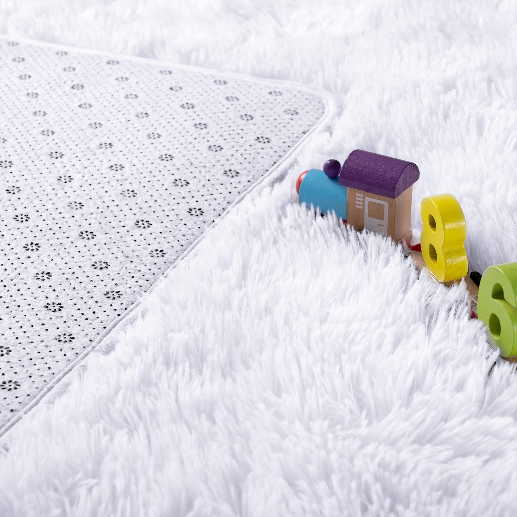 Noahas Fluffy Shaggy Rug 4x5.3 Feet - Ultra Soft Plush Fuzzy Bedroom Rug for Kids Room, Nursery, Living Room - Cozy Home Decor for Play Areas, Bedside & Relaxation Spaces - White