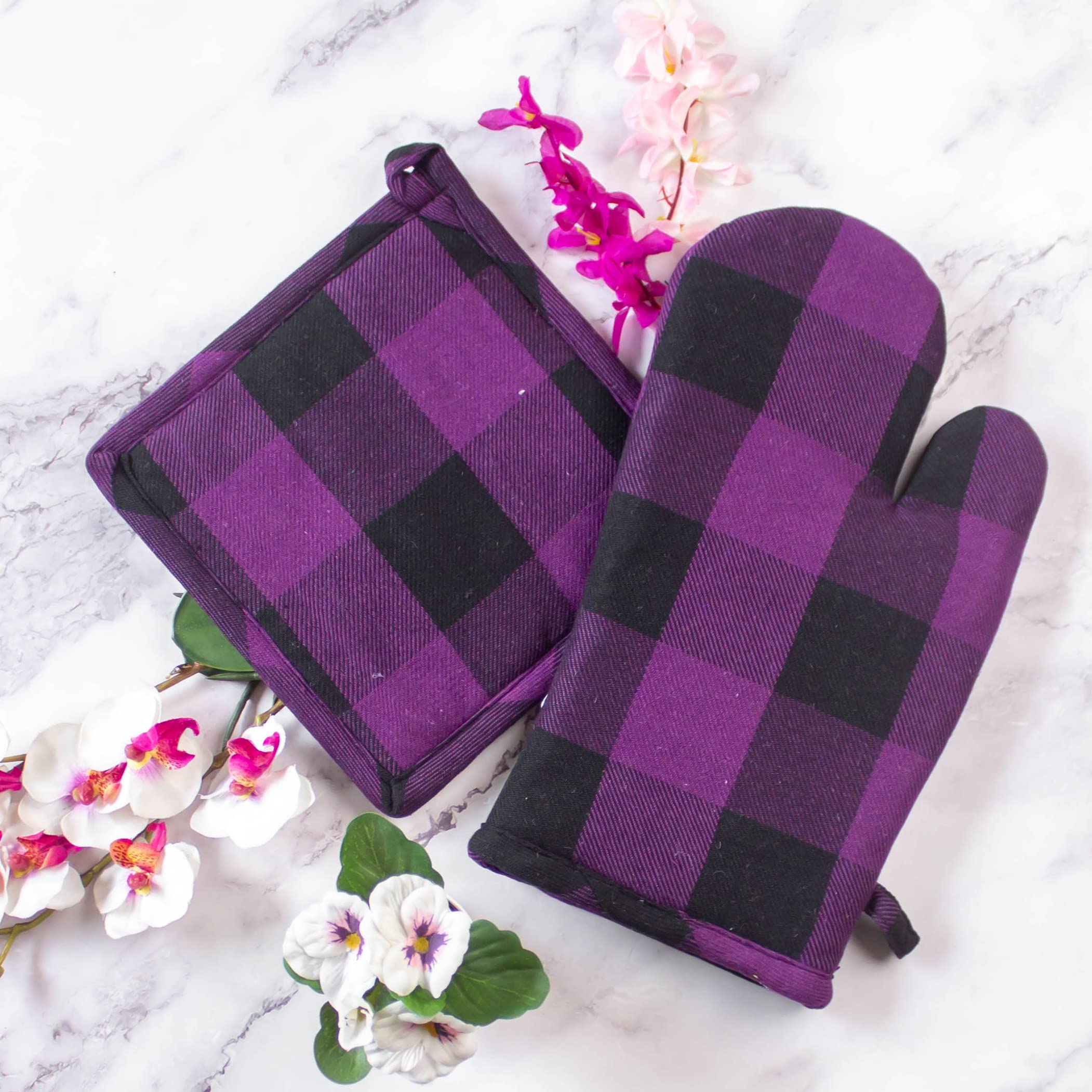 Heat Resistant Oven Gloves with Pot Holder - Thick Padded Kitchen Mittens for Baking, Grilling & Cooking - Violet Pixel Home Decor Kitchen Accessories - Perfect for Baking, BBQ, and Handling Hot Pots & Pans
