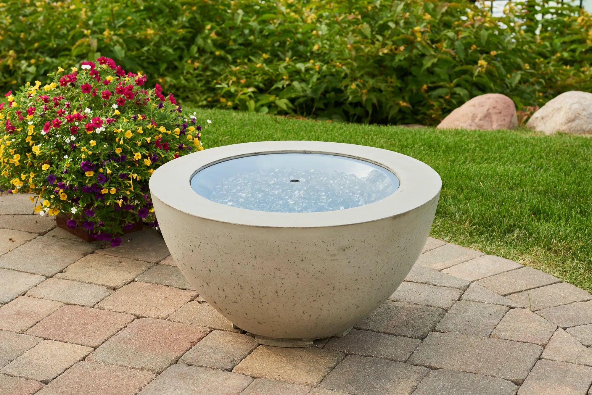 The Outdoor Greatroom Company Cove Round Gas Fire Pit Bowl - 30