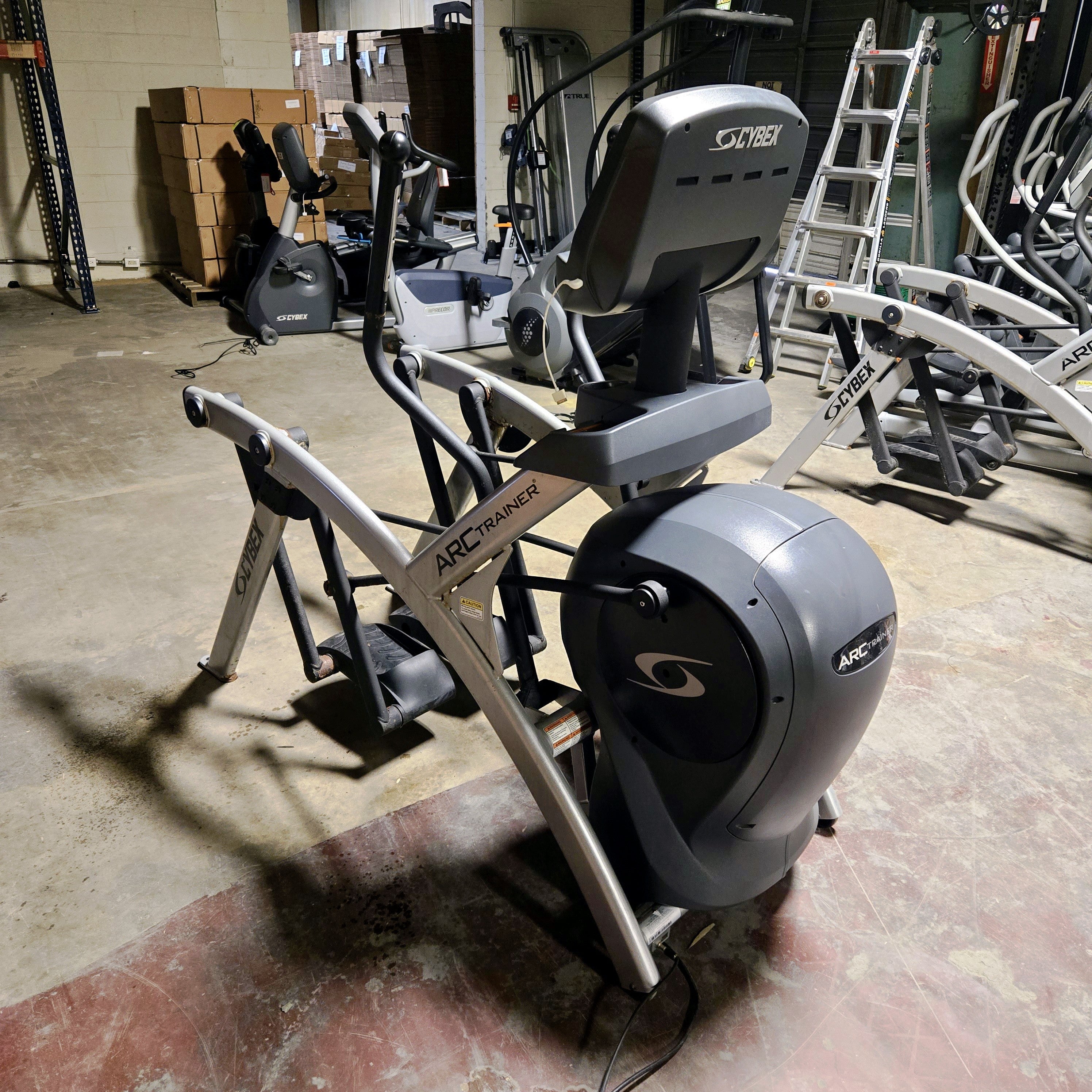 Cybex Arc Trainer 525AT Elliptical Cross Trainer - Premium Home & Gym Cardio Machine for Weight Loss & Full-Body Workout
