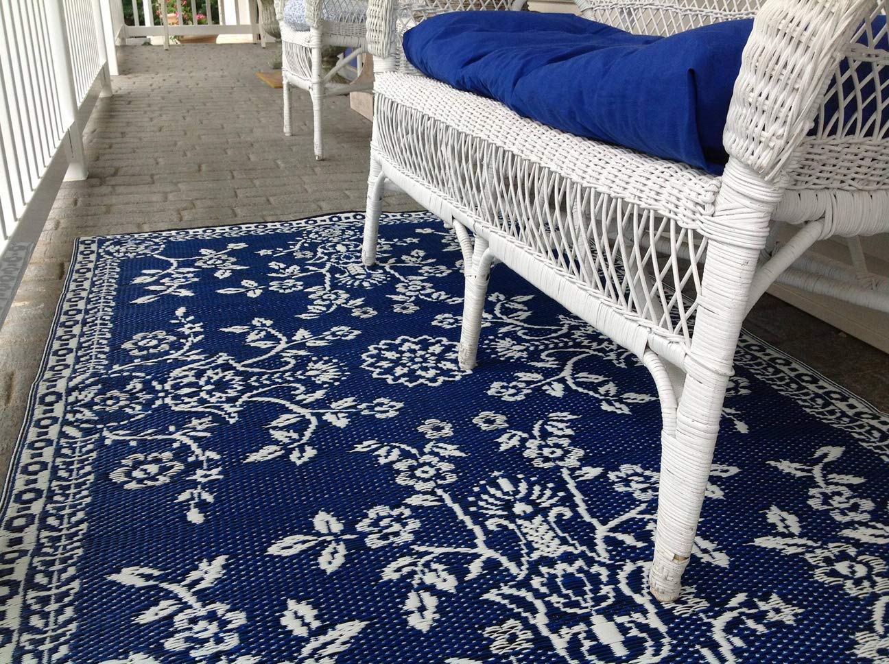 Mad Mats Traditional Outdoor Rug - Reversible Plastic Mat 6' x 9' Oriental Garland Blue/White - Perfect for Patio, Deck, Poolside & Garden Decor