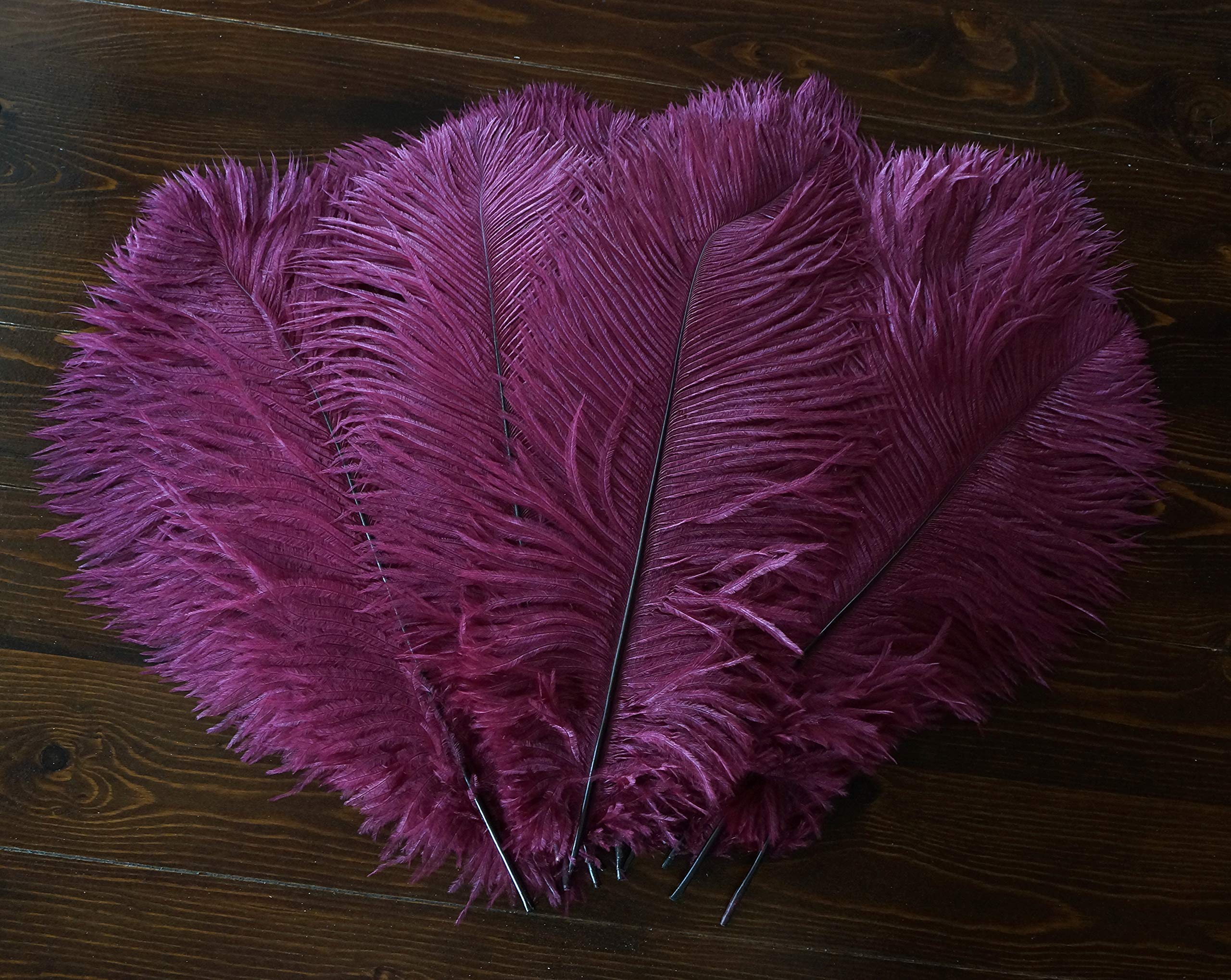 ZUCKER - Eiffel Tower Vase with Ostrich Feathers - Elegant Wedding Centerpiece Decor for Parties, Events & Home - Clear Glass Vase & Burgundy Feather Set - Perfect for Table Decorations, Bridal Showers & Anniversary Celebrations