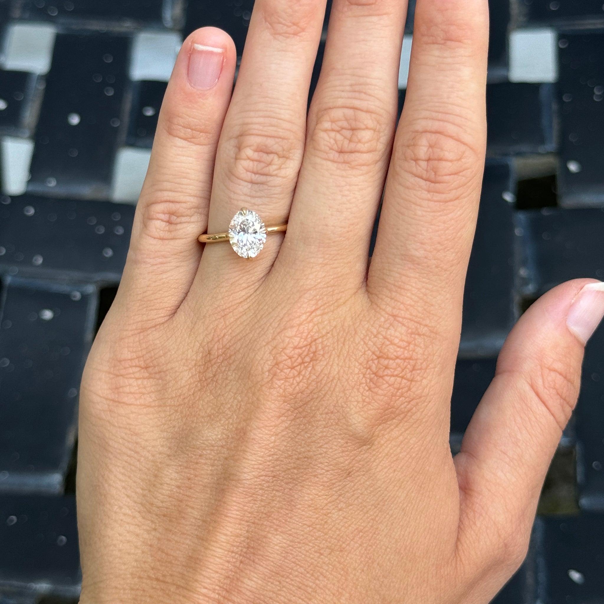 2 Carat Oval Cut Diamond Solitaire Engagement Ring in 18K Yellow Gold - SI1 Clarity, Ideal for Proposals & Weddings