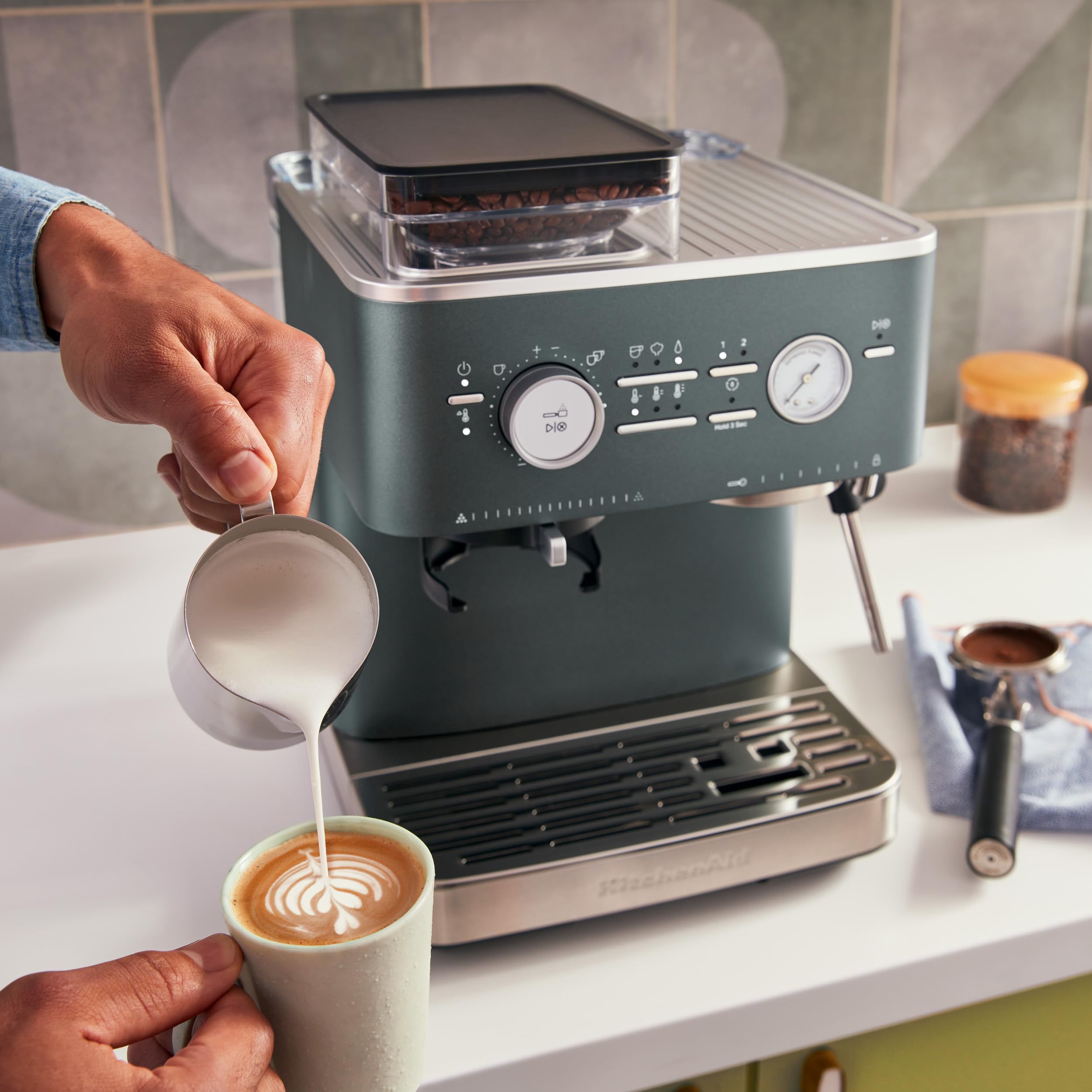 KitchenAid KES6551JP Semi-Automatic Espresso Machine with Built-in Burr Grinder, 2.5L Water Tank, Juniper Green - Perfect for Home Baristas & Coffee Lovers (Ideal for Small Kitchens, Offices & Gifts)