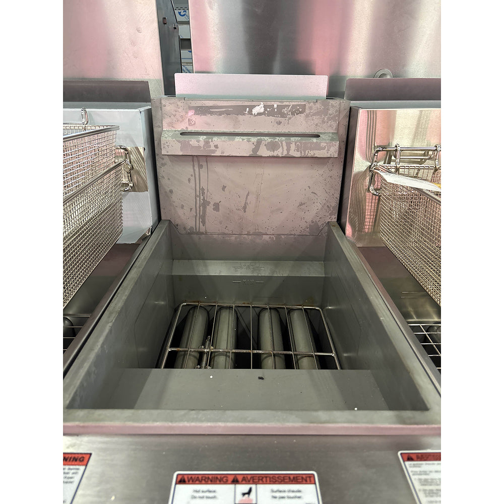 Vulcan LG400 45-50 Lb. Natural Gas Floor Fryer - 120,000 BTU High Capacity Commercial Deep Fryer | Perfect for Restaurants, Food Trucks & Catering Businesses