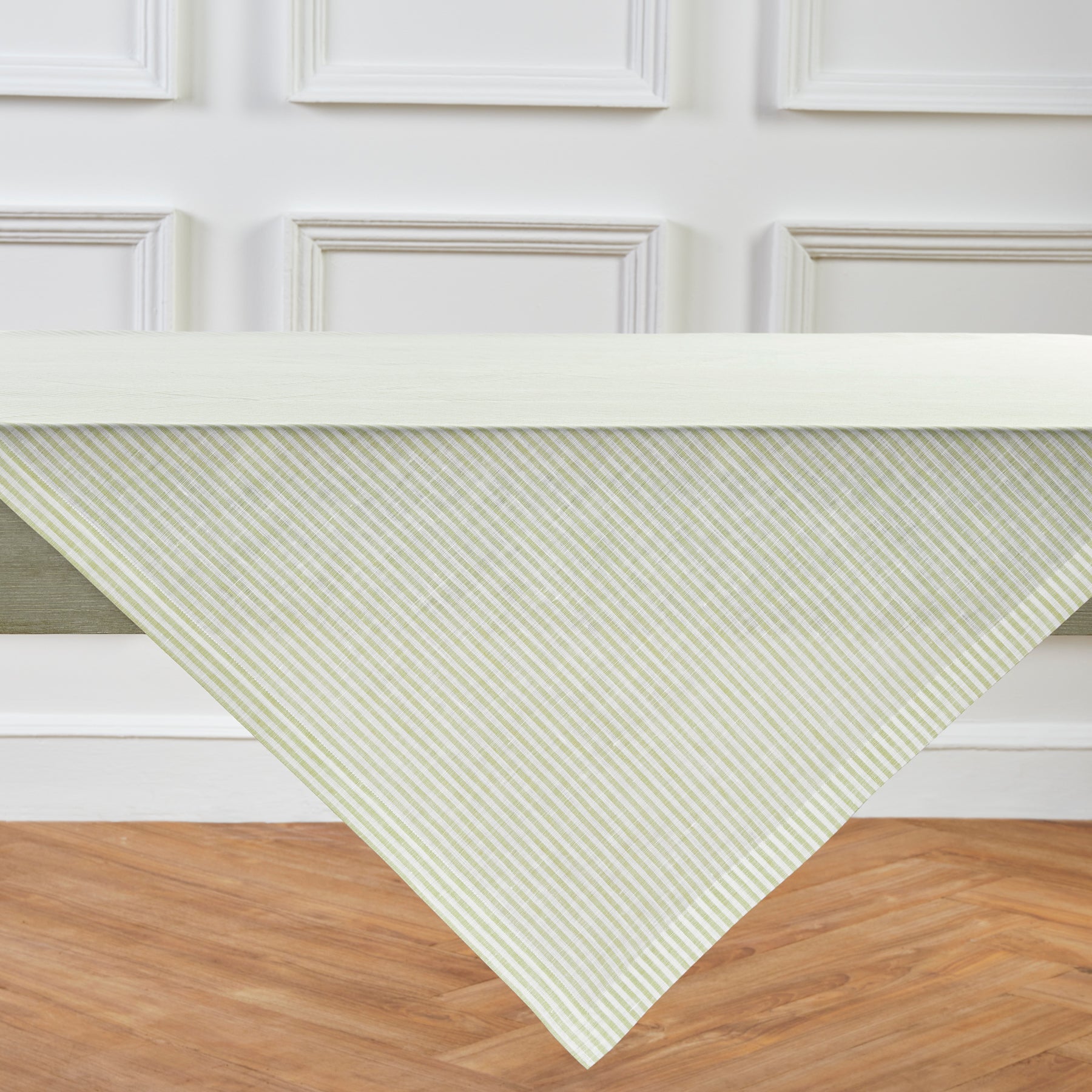 Stylish Narrow Stripe Table Throw - Elegant Dining & Living Room Decor - Perfect for Parties, Holidays & Everyday Use