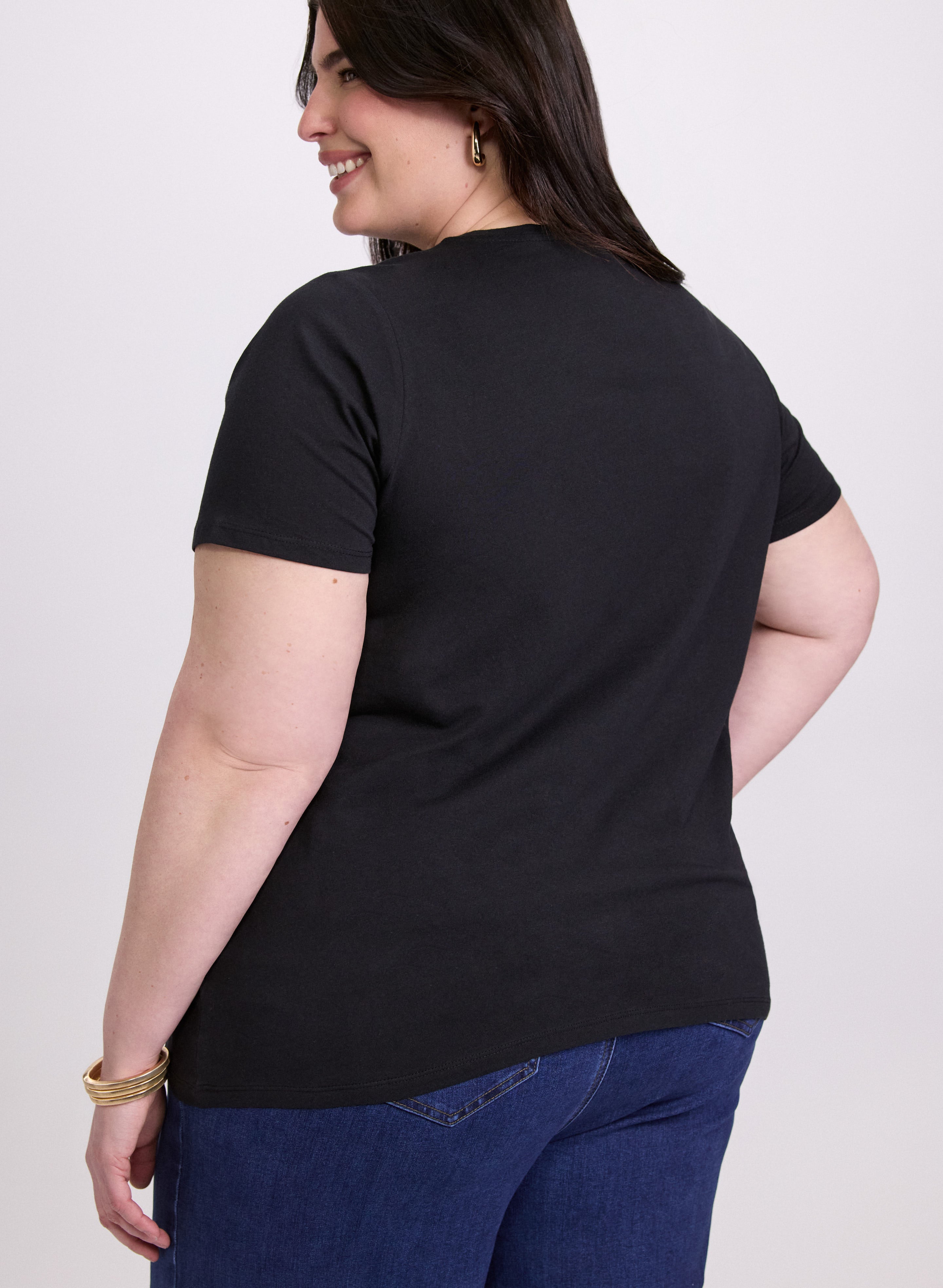Cut Out Script T-Shirt for Women - Trendy Graphic Tee with Stylish Lettering - Perfect for Casual Outfits, Streetwear & Everyday Wear
