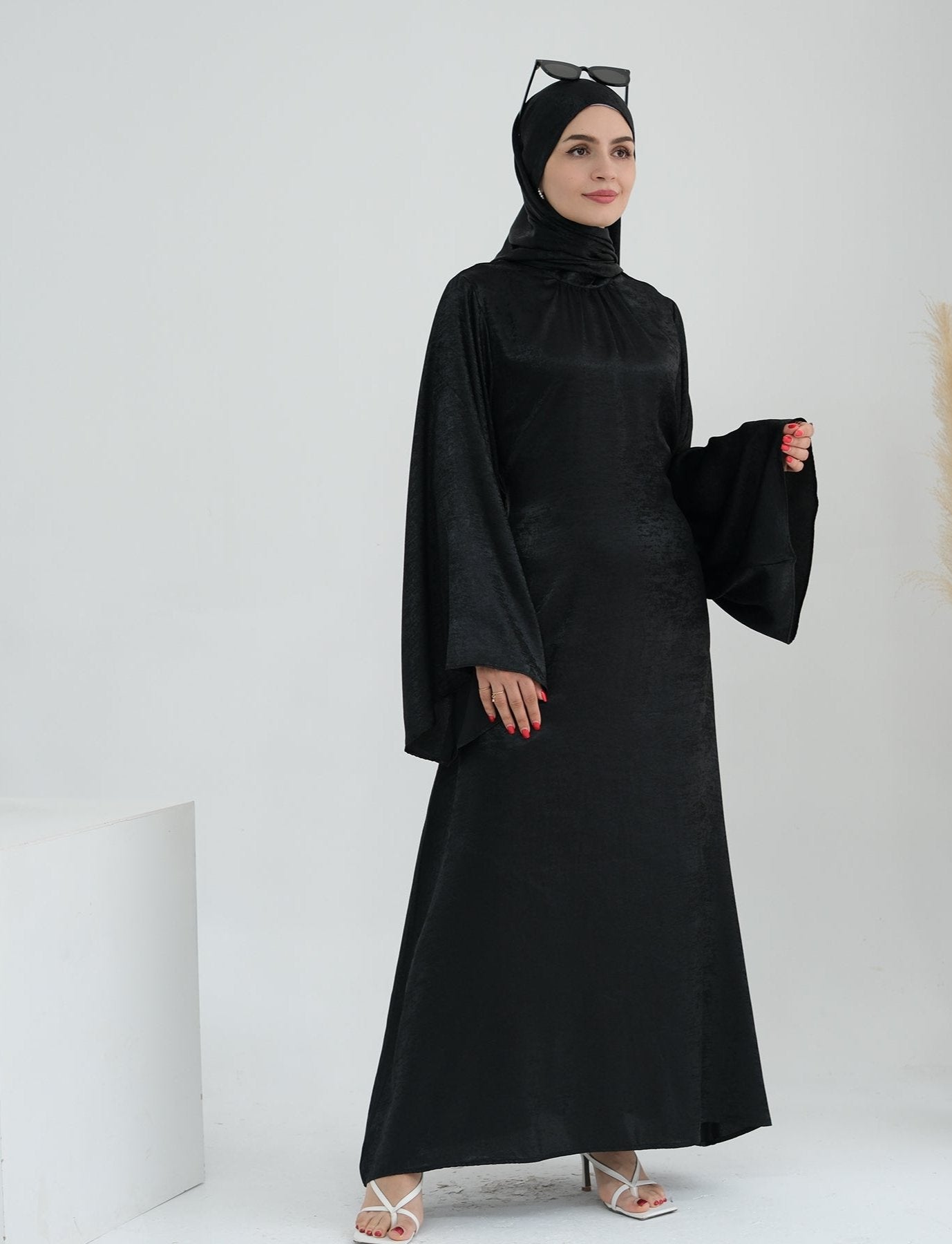 Bailey Shimmer Maxi Dress for Women - Elegant Black Long Evening Dress for Parties, Weddings & Special Occasions