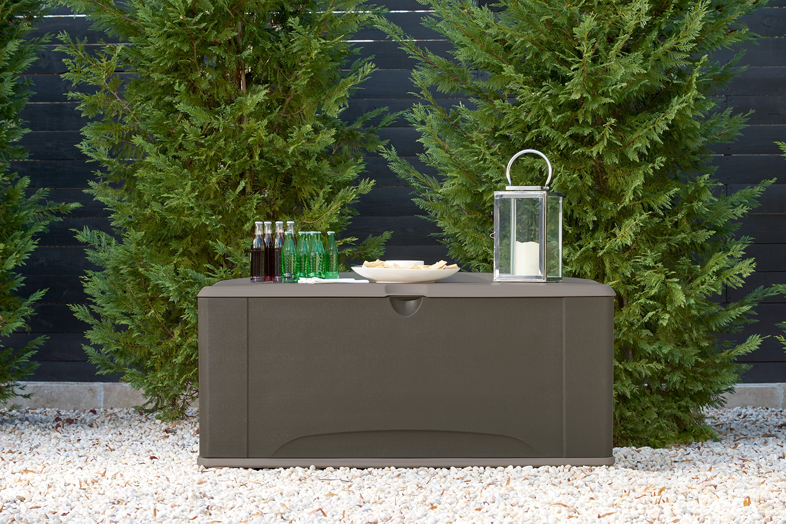 Rubbermaid 120-Gallon Extra Large Resin Outdoor Storage Deck Box with Seat - Weather-Resistant Brown Deck Organizer for Pool Toys, Garden Tools, Patio Cushions & Backyard Accessories - Perfect for Outdoor Storage, Deck Organization & Poolside Convenience