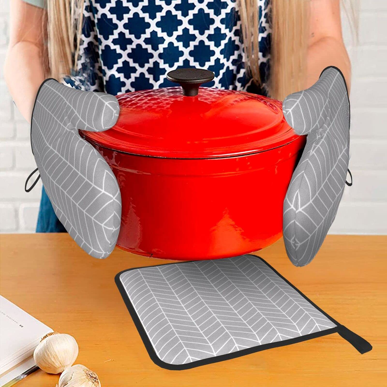 Heat Resistant Stripe Oven Mitt and Pot Holders Set - Non-Slip Kitchen Gloves for Baking, Cooking, Grilling & BBQ - Microwave Safe for Adults (3-Piece Grey Set) - Perfect for Holiday Cooking, Camping & Outdoor Barbecues