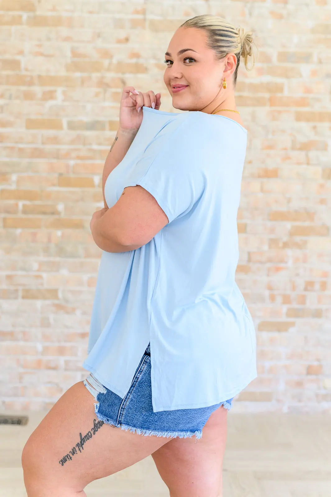 I'll Fly Away Round Neck Relaxed Top - Comfortable Casual T-Shirt for Women | Perfect for Travel, Weekend Outfits & Everyday Wear