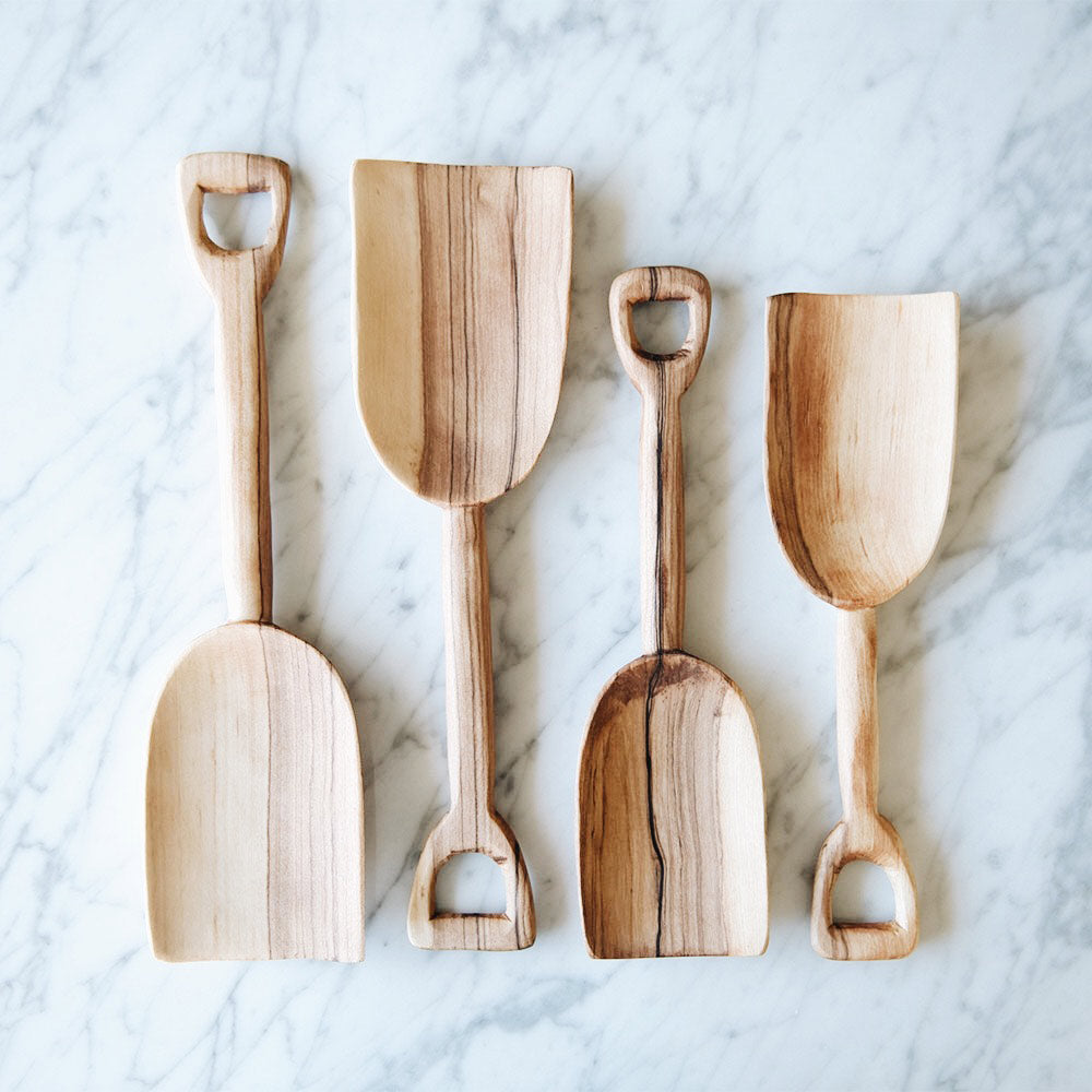 Premium Wild Olive Wood Kitchen Bin Shovel - Eco-Friendly Compost Scoop for Waste Disposal - Perfect for Composting, Gardening & Organic Waste Management