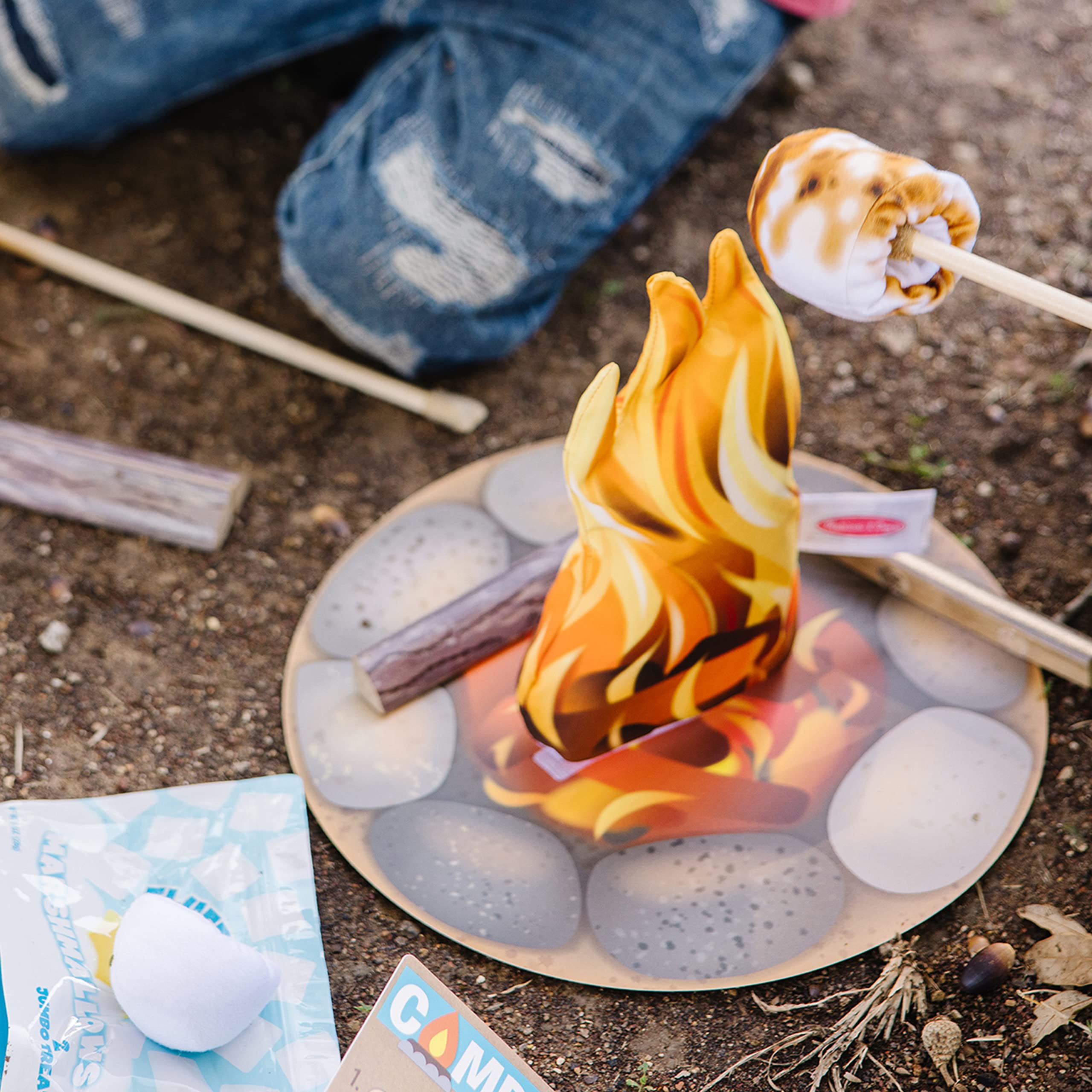 Melissa & Doug Let's Explore Campfire S'Mores Play Set - Pretend Play Toy for Kids Ages 3+ | Outdoor Camping & Indoor Imaginative Play