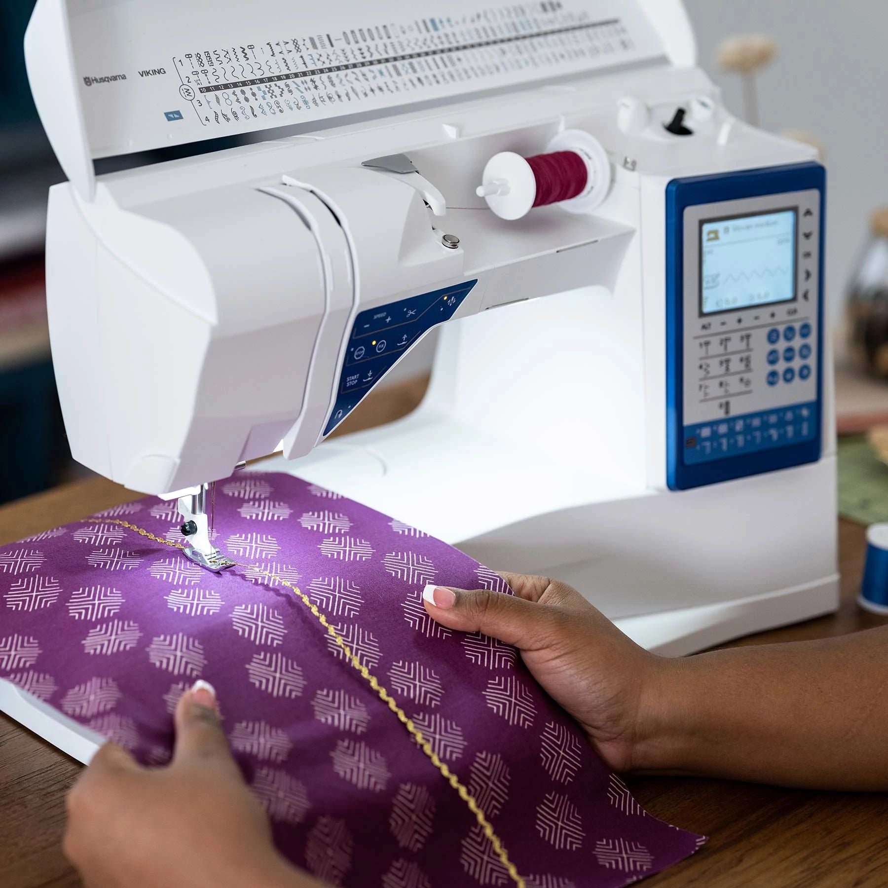 Refurbished HUSQVARNA VIKING SAPPHIRE 930 Sewing Machine - Professional Grade for Quilting, Dressmaking & Home DIY Projects