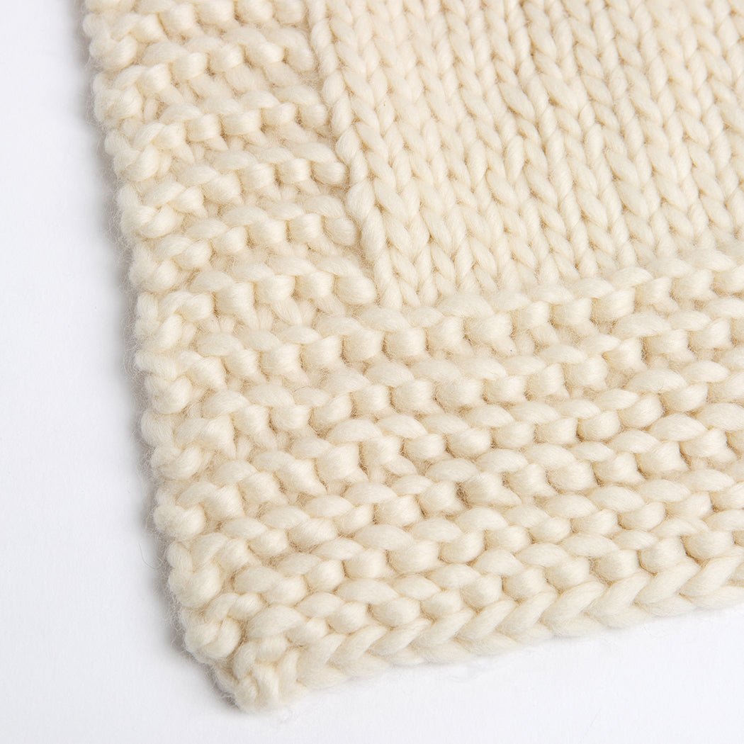 Royal Crown Blanket & Pillow Knitting Kit - DIY Crochet Set for Beginners, Cozy Home Decor, Perfect Gift for Knitting Enthusiasts - Great for Living Room, Bedroom, and Craft Projects
