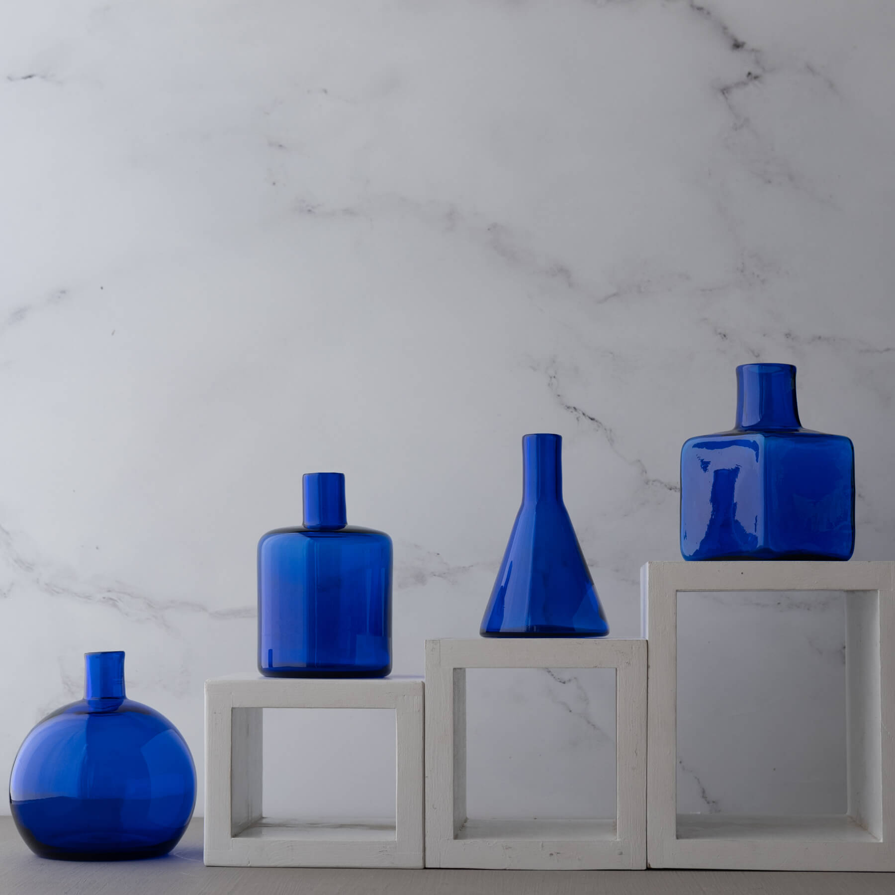 1223 Beaker Bud Vase - Cobalt Blue Glass Flower Vase for Home Decor, Wedding Centerpieces & Tabletop Arrangements