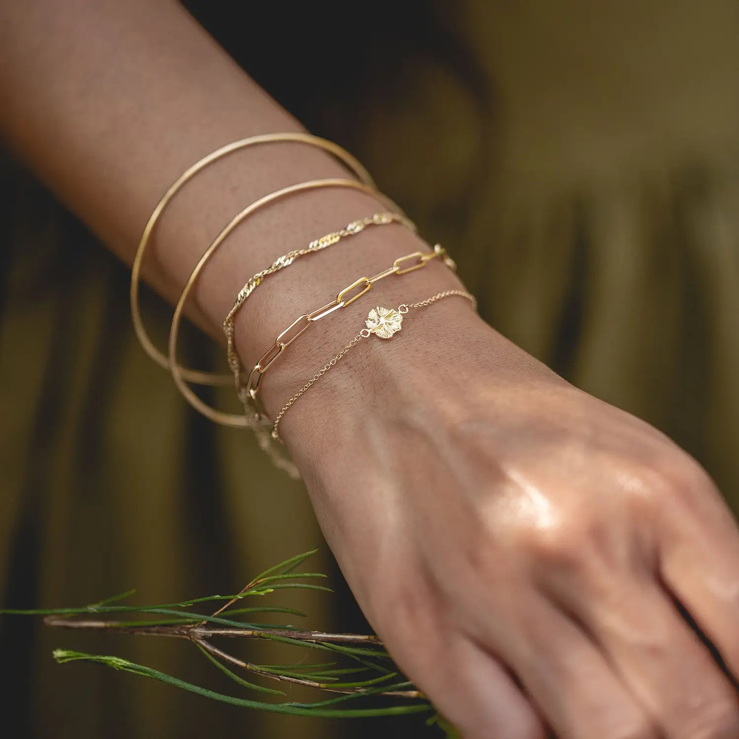 14K Yellow Gold Little Wildflower Bracelet - Dainty Floral Charm Jewelry for Women, Perfect for Everyday Wear, Gifts & Special Occasions