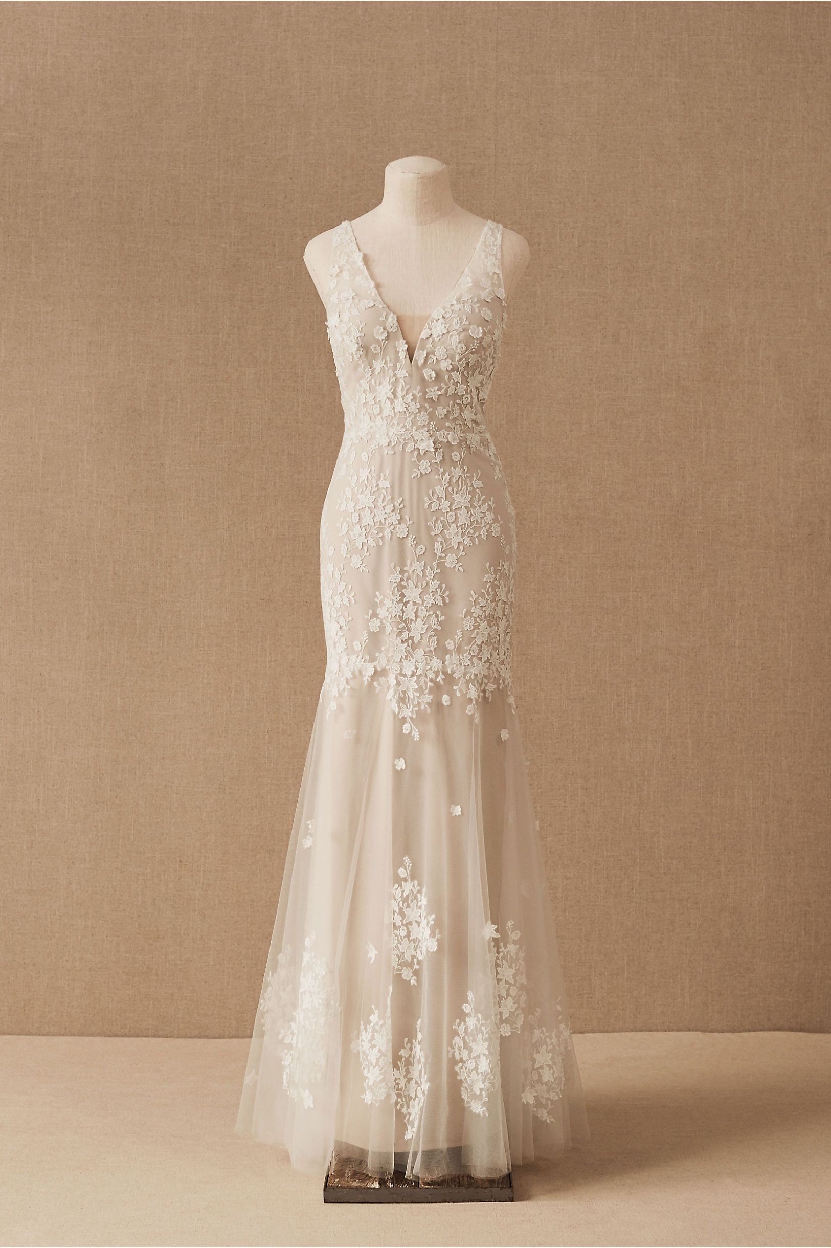 Willowby Nikola Aliyah Wedding Gown - Elegant Lace Bridal Dress for Beach, Garden & Boho Ceremonies