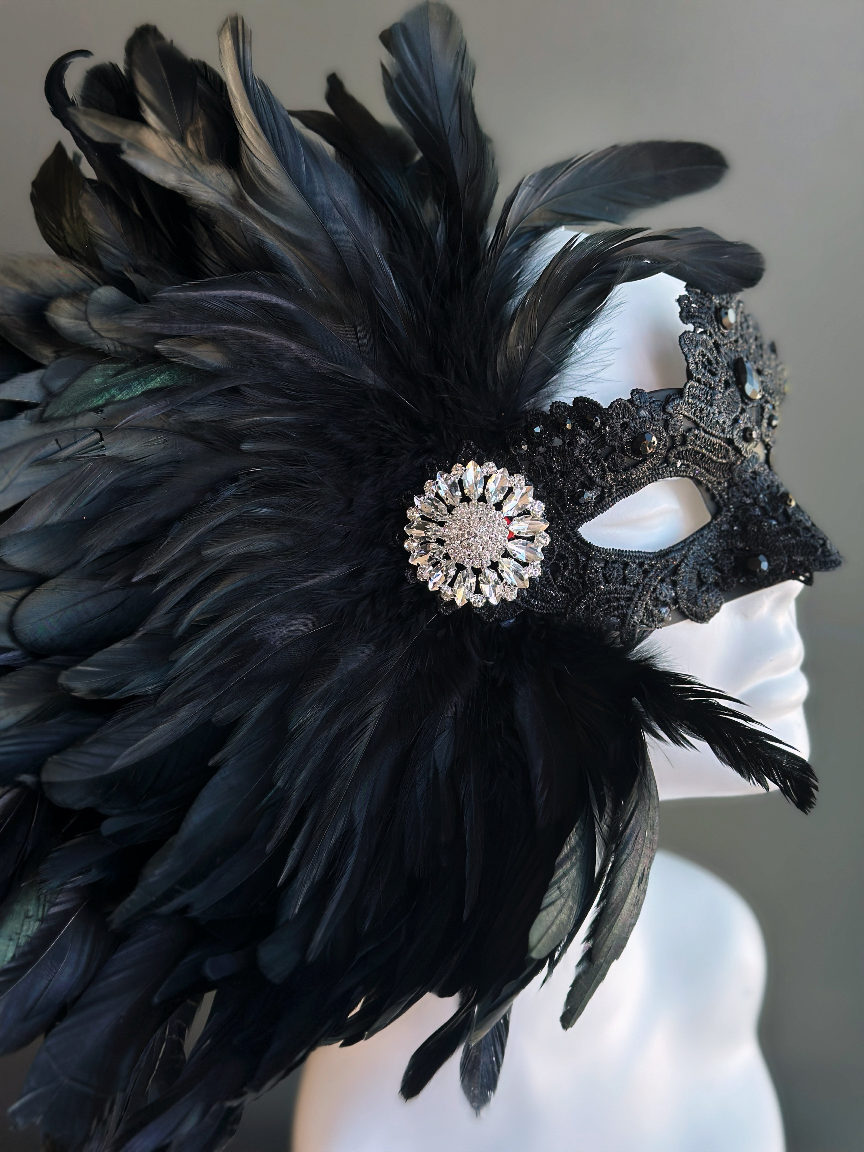 Luxury Black Feather Sleep Mask for Women - Soft & Comfortable Eye Mask for Travel, Relaxation & Spa - Perfect Gift for Her