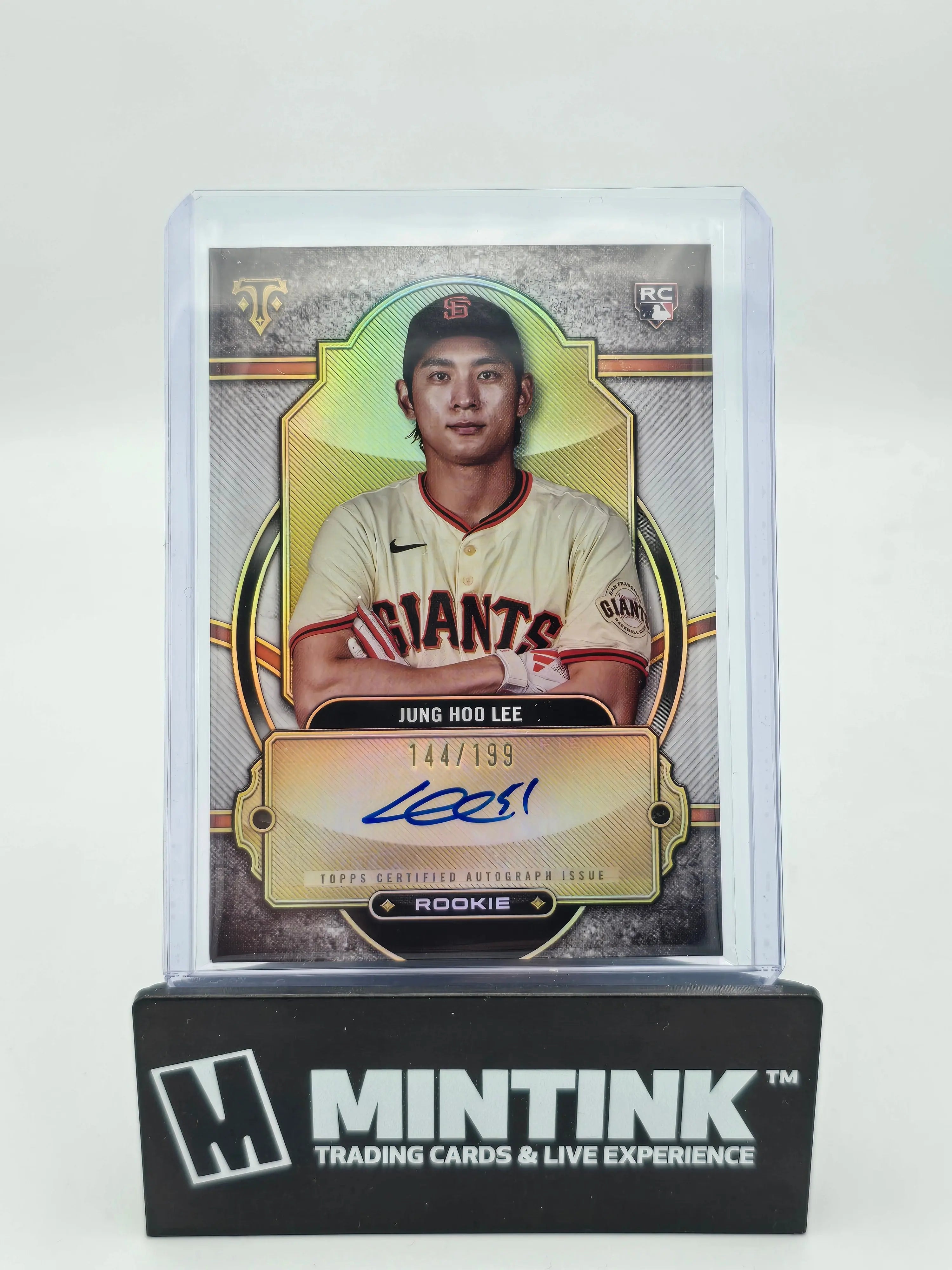 2024 Topps Triple Threads Baseball Jung Hoo Lee Rookie Card Autograph /199 - Limited Edition Collectible for Baseball Fans & Card Investors