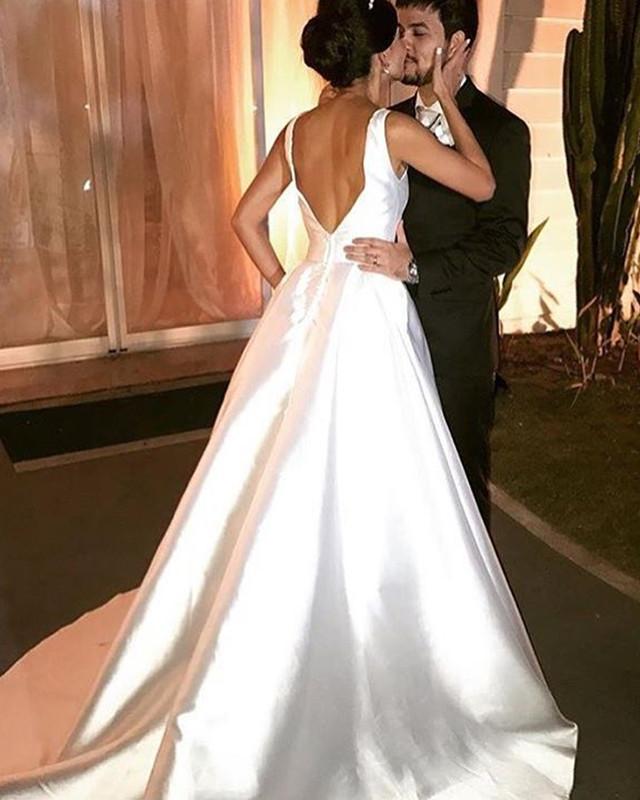 Elegant A-Line Scoop Neck Satin Wedding Dress with Bow Sash – Perfect for Bridal Ceremonies, Prom, and Formal Events