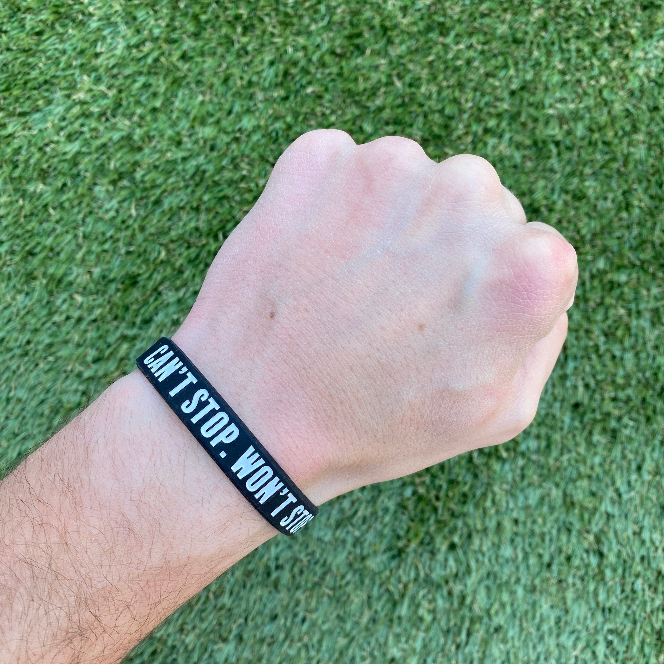 Can't Stop Won't Stop Motivational Wristband - Inspirational Silicone Bracelet for Fitness, Running & Workouts - Unisex Sports Wristband for Men & Women