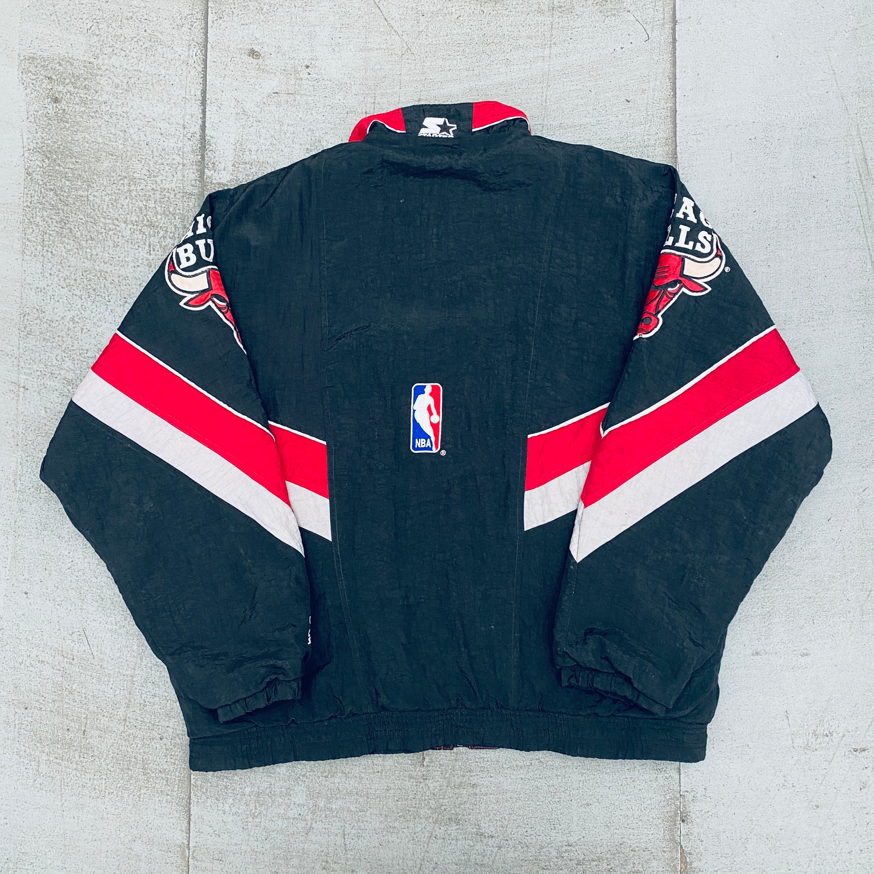 Chicago Bulls 1990s NBA Authentic Full-Zip Starter Chevron Jacket (XL) - Vintage Basketball Fan Gear for Game Day & Streetwear Fashion