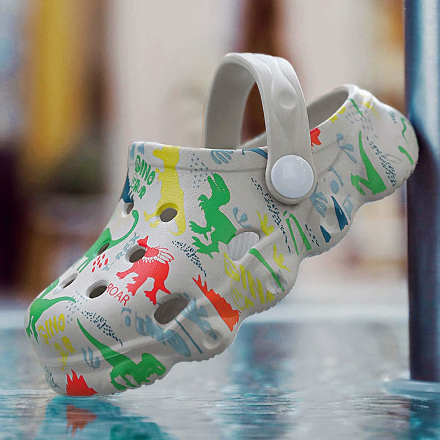 **Kids Garden Clogs Slip-On Shoes for Boys & Girls - Cute Cartoon Waterproof Shower Sandals - Perfect for Pool, Beach & Outdoor Play**