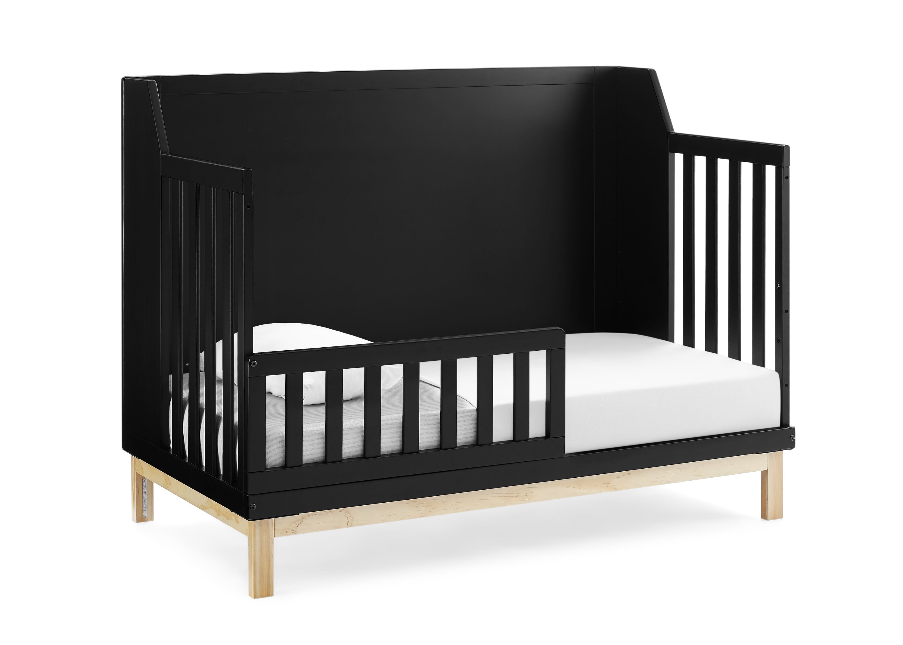 BabyGap Oxford 6-in-1 Convertible Crib - White Nursery Furniture for Newborn to Toddler | Perfect for Small Spaces & Growing Families | Nursery, Bedroom, Daycare Use