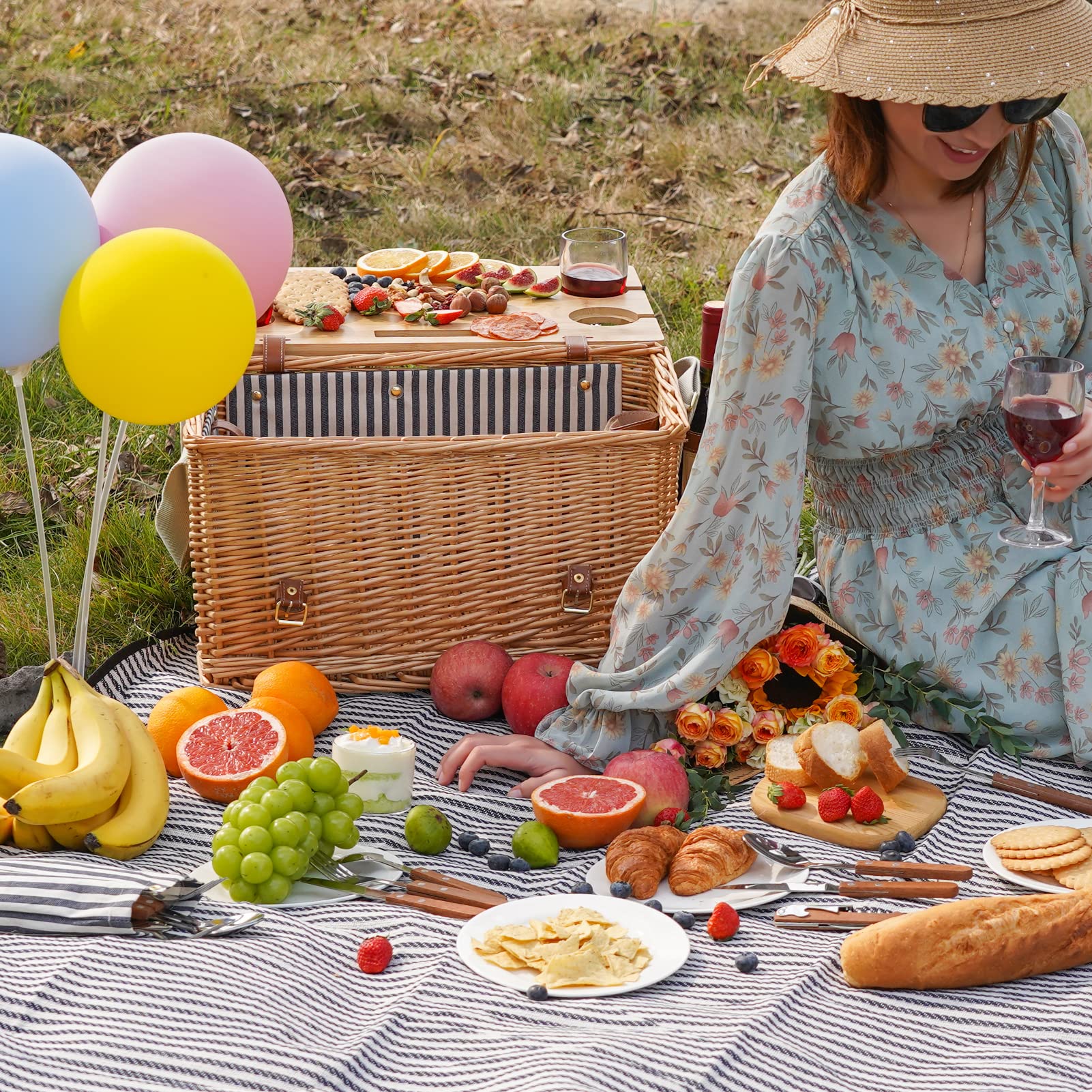 4-Person Wicker Picnic Basket Set with Blanket & Bamboo Wine Table - Portable Willow Hamper for Camping, Beach, Outdoor Parties & Romantic Dates - Perfect Picnic Gift for Couples & Families