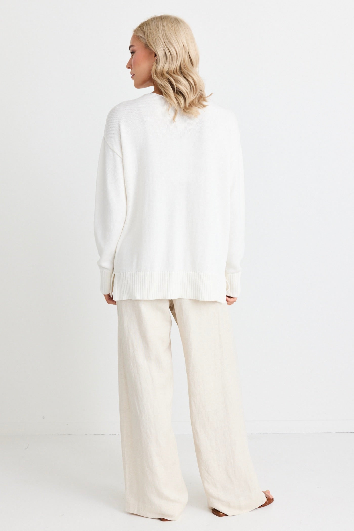Ivory Relaxed V-Neck Quartz Jumper for Women - Soft & Comfortable Sweater for Casual Wear, Office & Fall Outfits