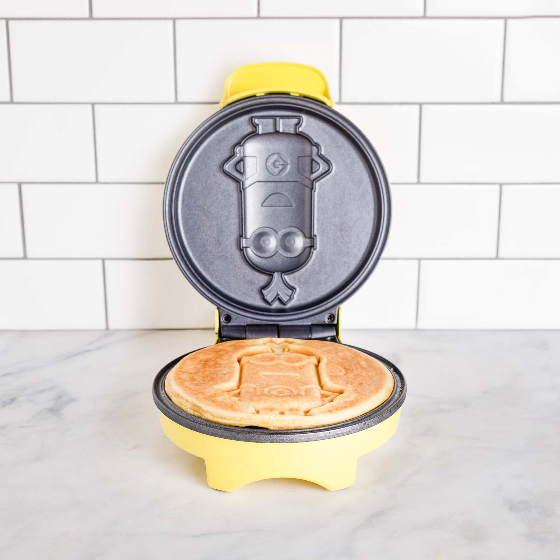 Uncanny Brands Minions Kevin Waffle Maker - Make Fun Minion-Shaped Waffles - Non-Stick Waffle Iron for Kids & Family Breakfast - Perfect for Birthday Parties & Movie Nights