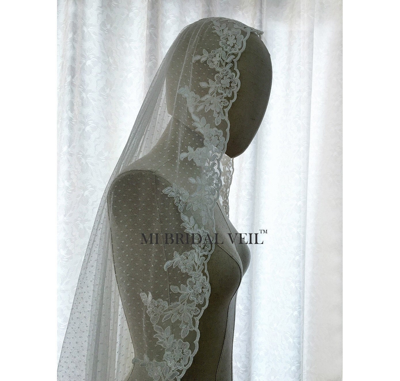 Polka Dot Wedding Veil - Vintage Inspired Mantilla Lace Bridal Veil for Bride | Perfect for Boho, Romantic & Vintage Wedding Ceremonies