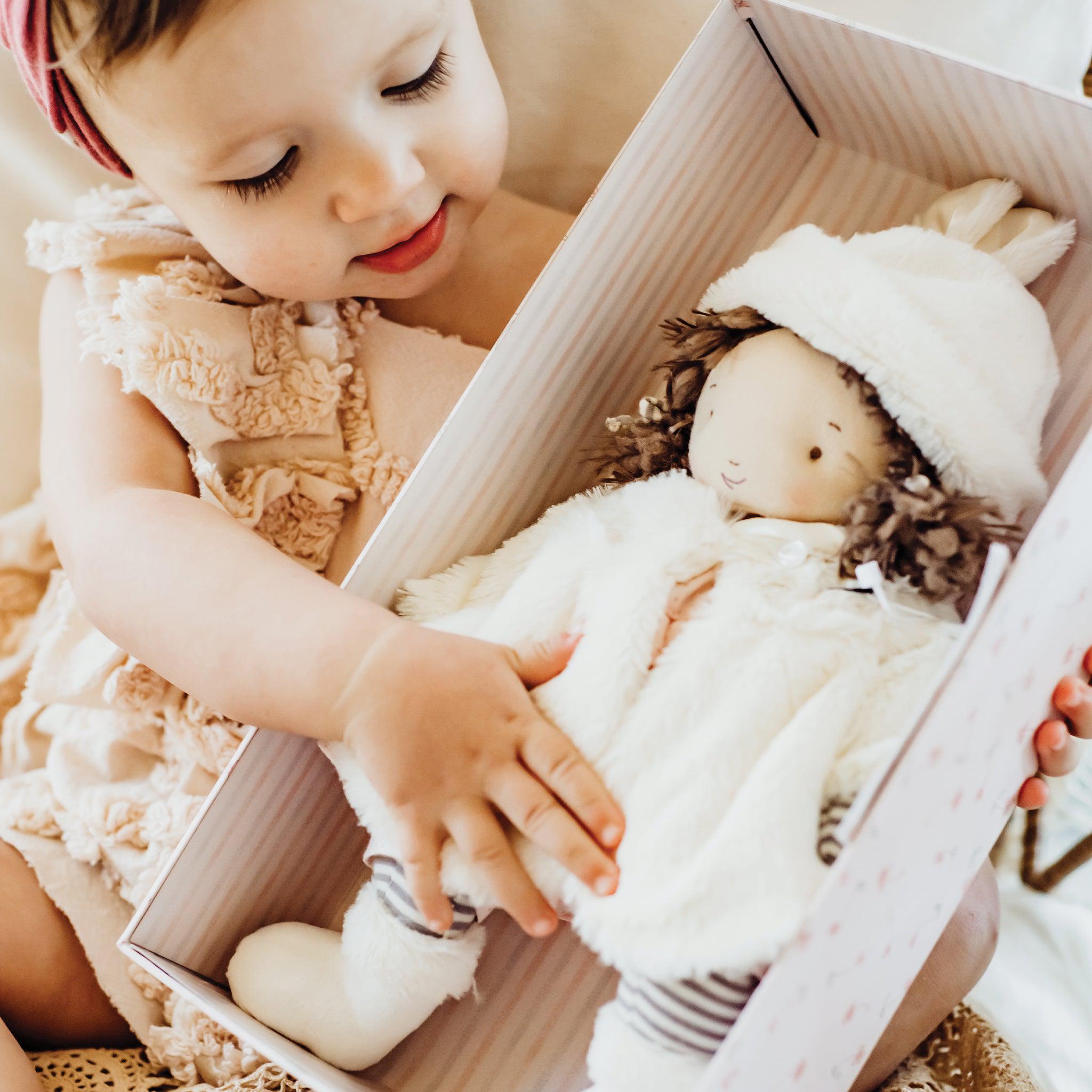 Glad Dreams Elsie Doll - Soft Plush Baby Doll for Kids, Perfect for Cuddling, Gift for Girls & Toddlers | Ideal for Playtime, Nursery Decor & Birthday Presents